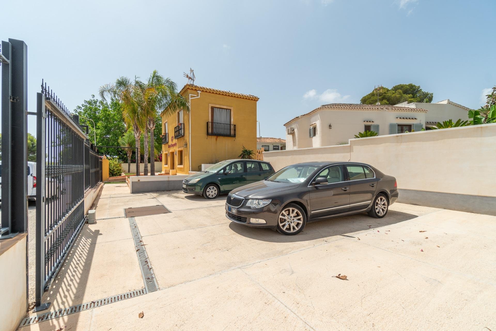 Long Term Rental - Commercial Unit -
Orihuela Costa - Villamartin