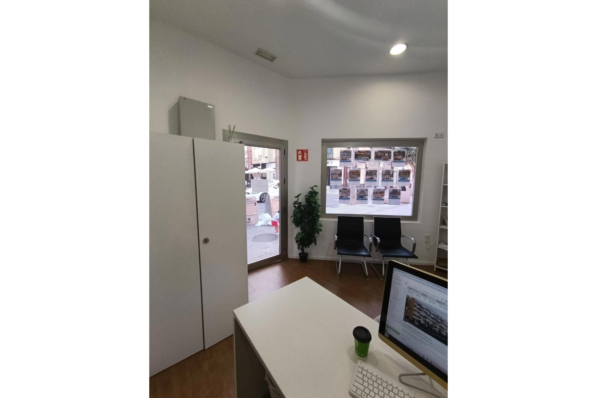 Long Term Rental - Commercial Unit -
Torrevieja - Center
