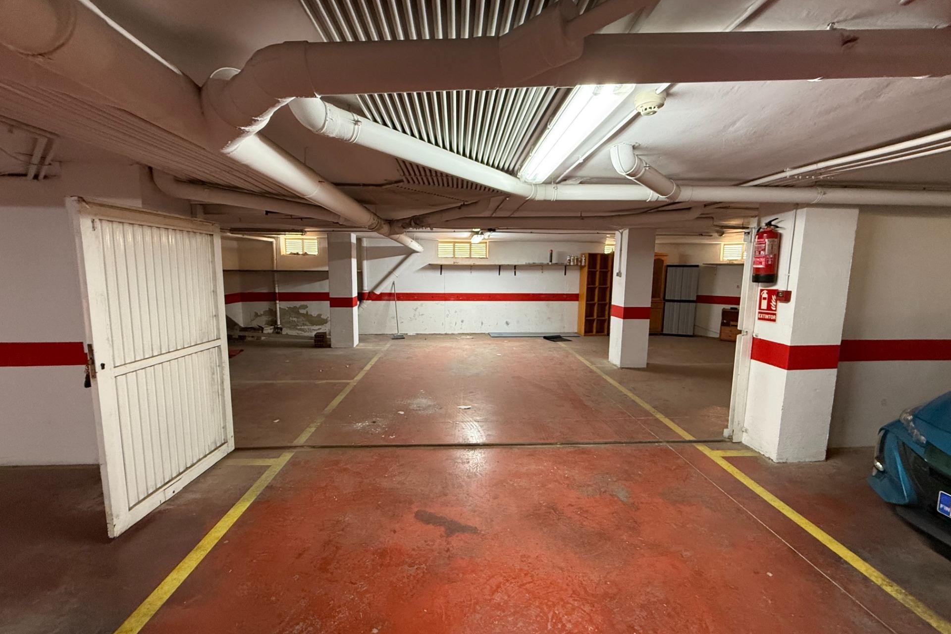 Long Term Rental - Garage -
Torrevieja - Center