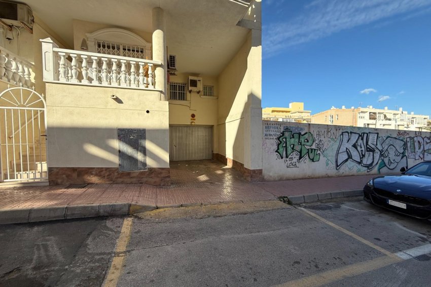 Long Term Rental - Garage -
Torrevieja - Center