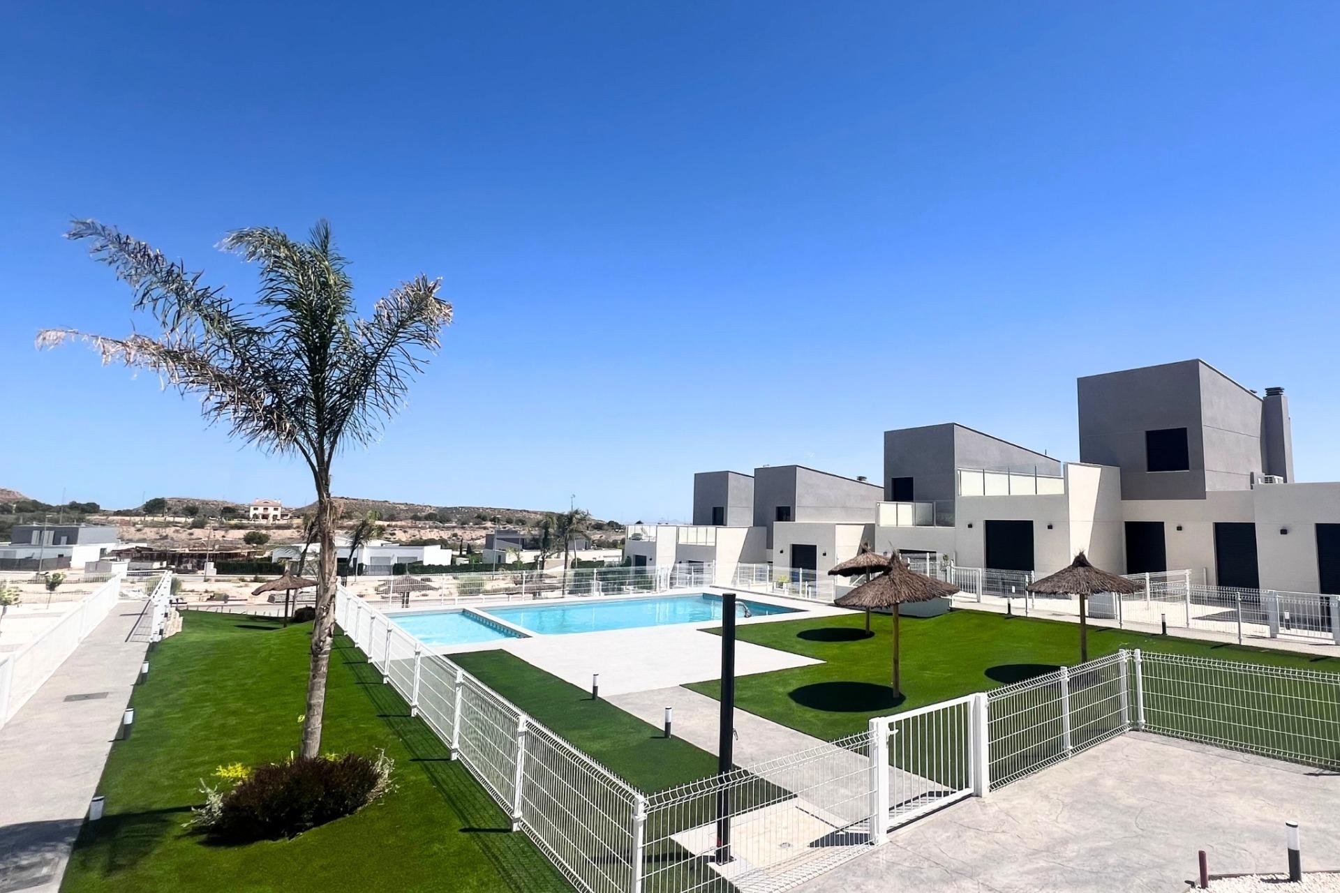 New Build - Townhouse -
Banos y Mendigo - Altaona Golf