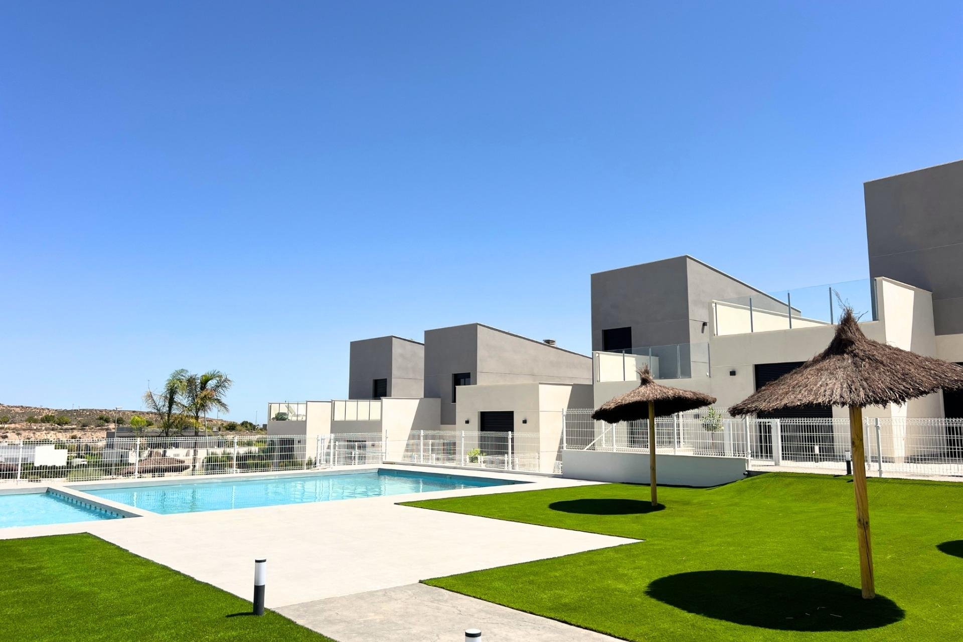 New Build - Townhouse -
Banos y Mendigo - Altaona Golf