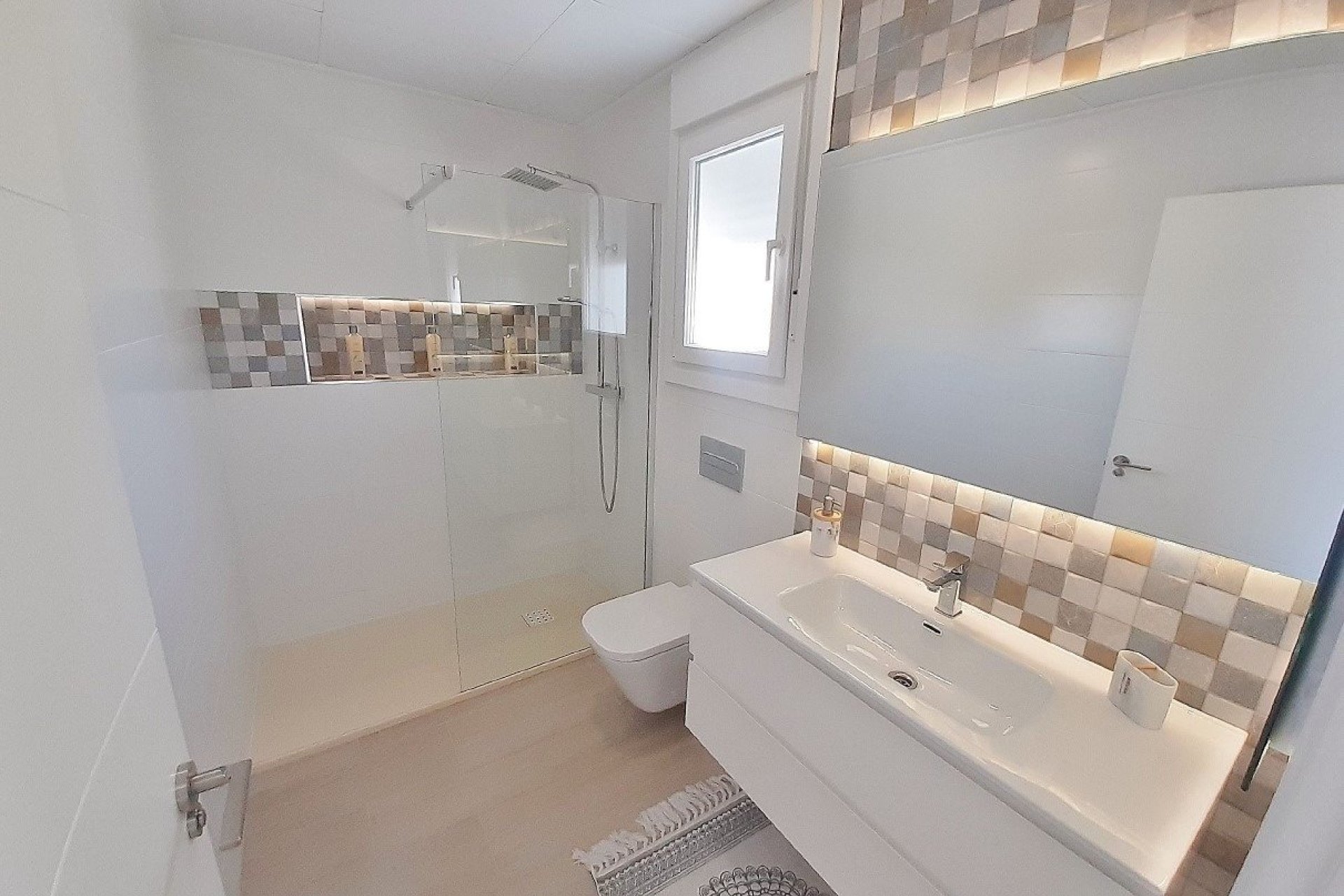 Nyproduktion - Radhus -
Avileses