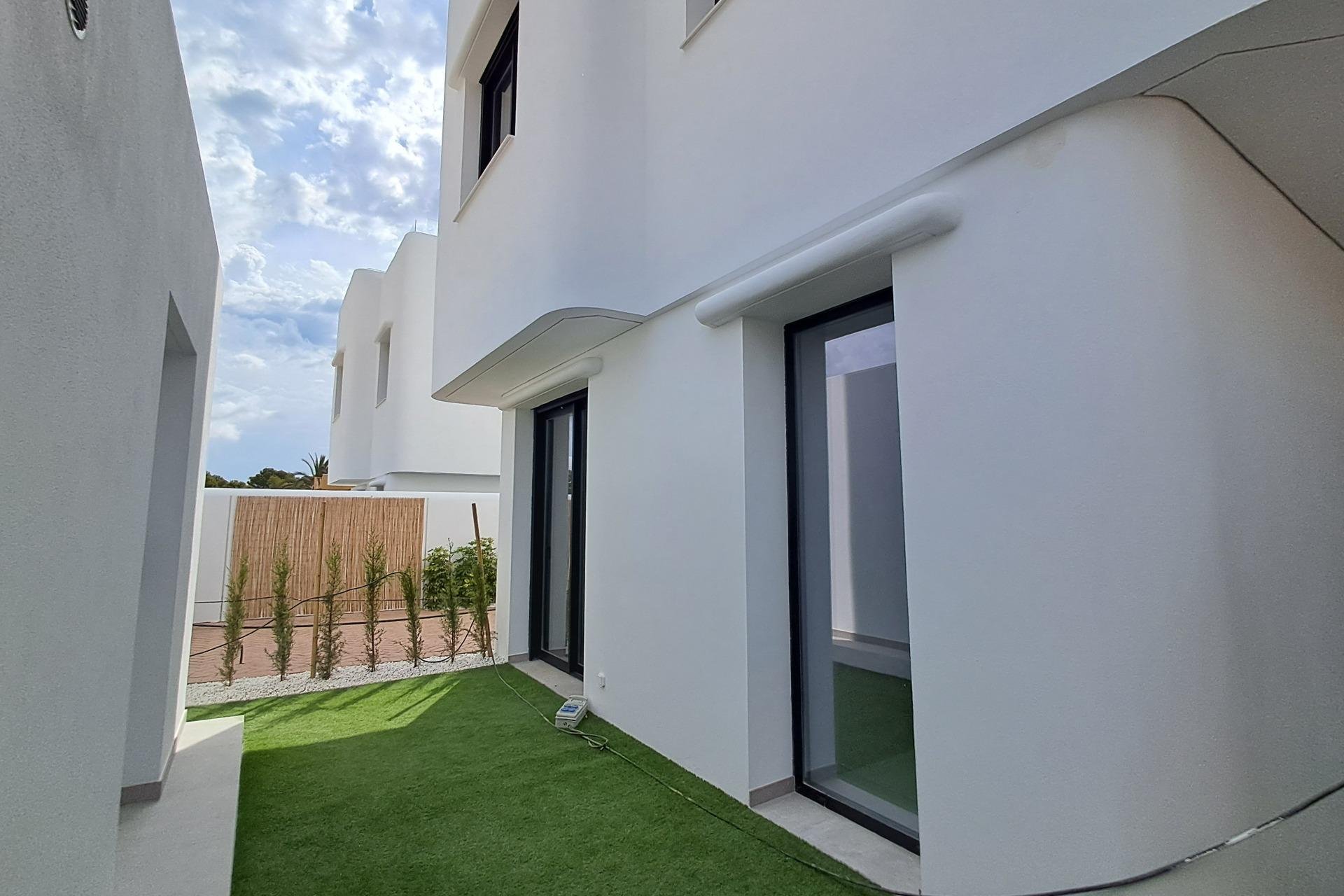Nyproduktion - Villa -
Alfas del Pí - El Albir