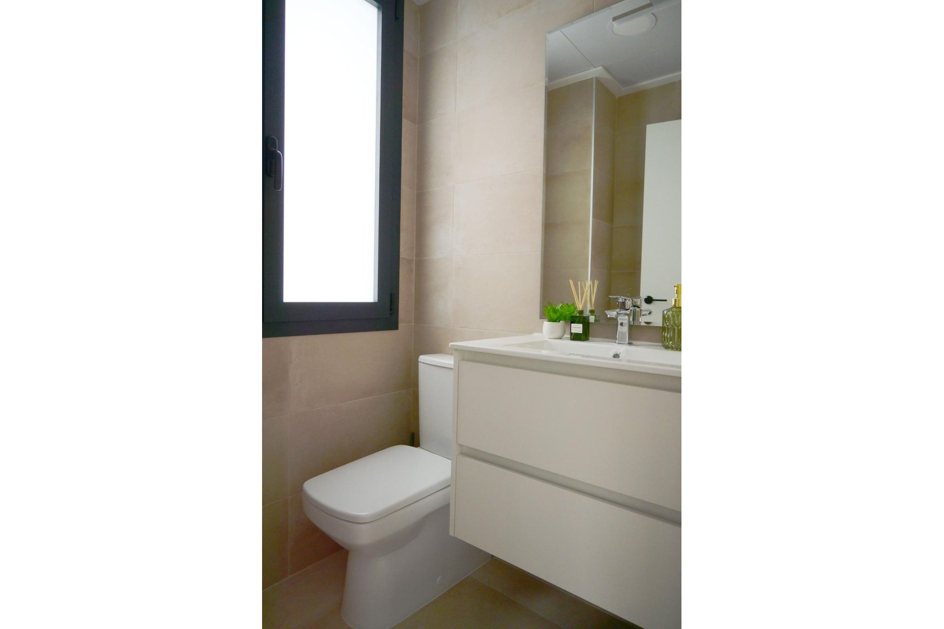 Obra nueva - Semi detached -
Dolores - polideportivo