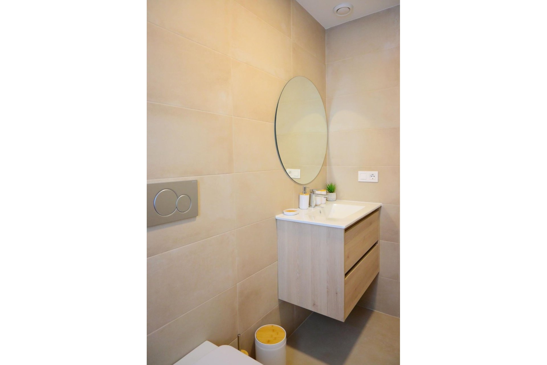 Obra nueva - Semi detached -
Dolores - polideportivo