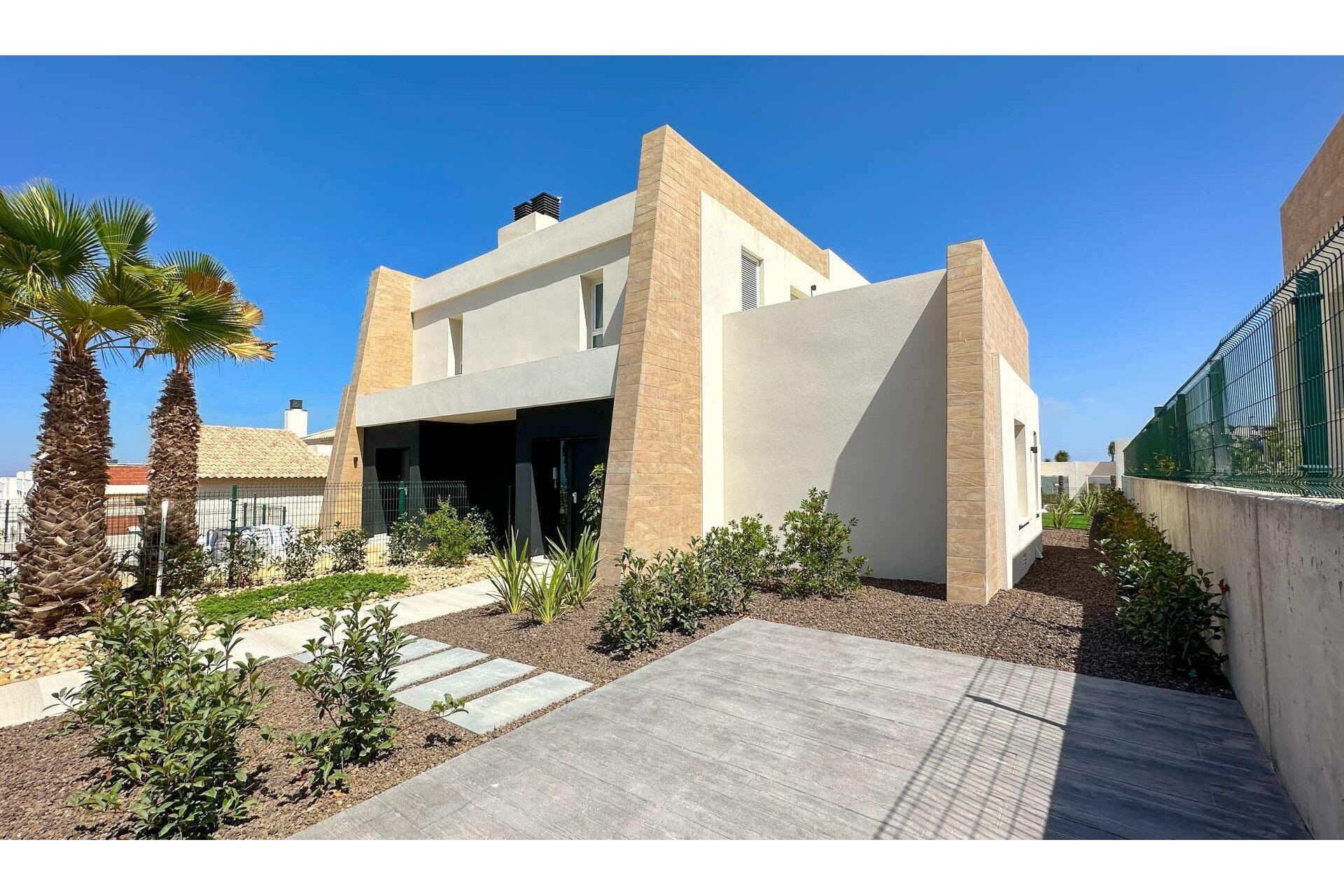 Obra nueva - Villa -
Algorfa - La Finca Golf