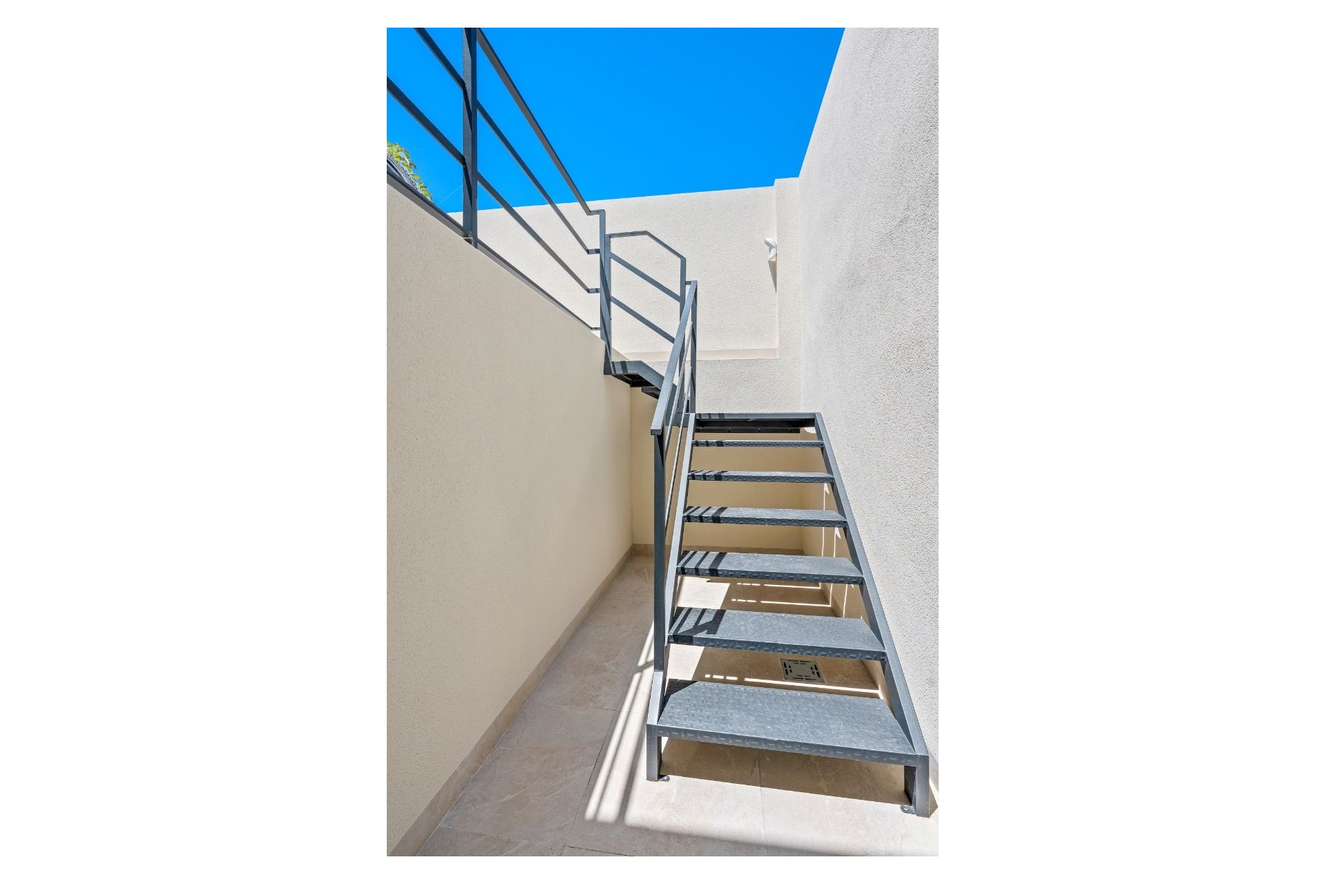 Resale - 6. Detached villa -
Daya Nueva - Costa Blanca South