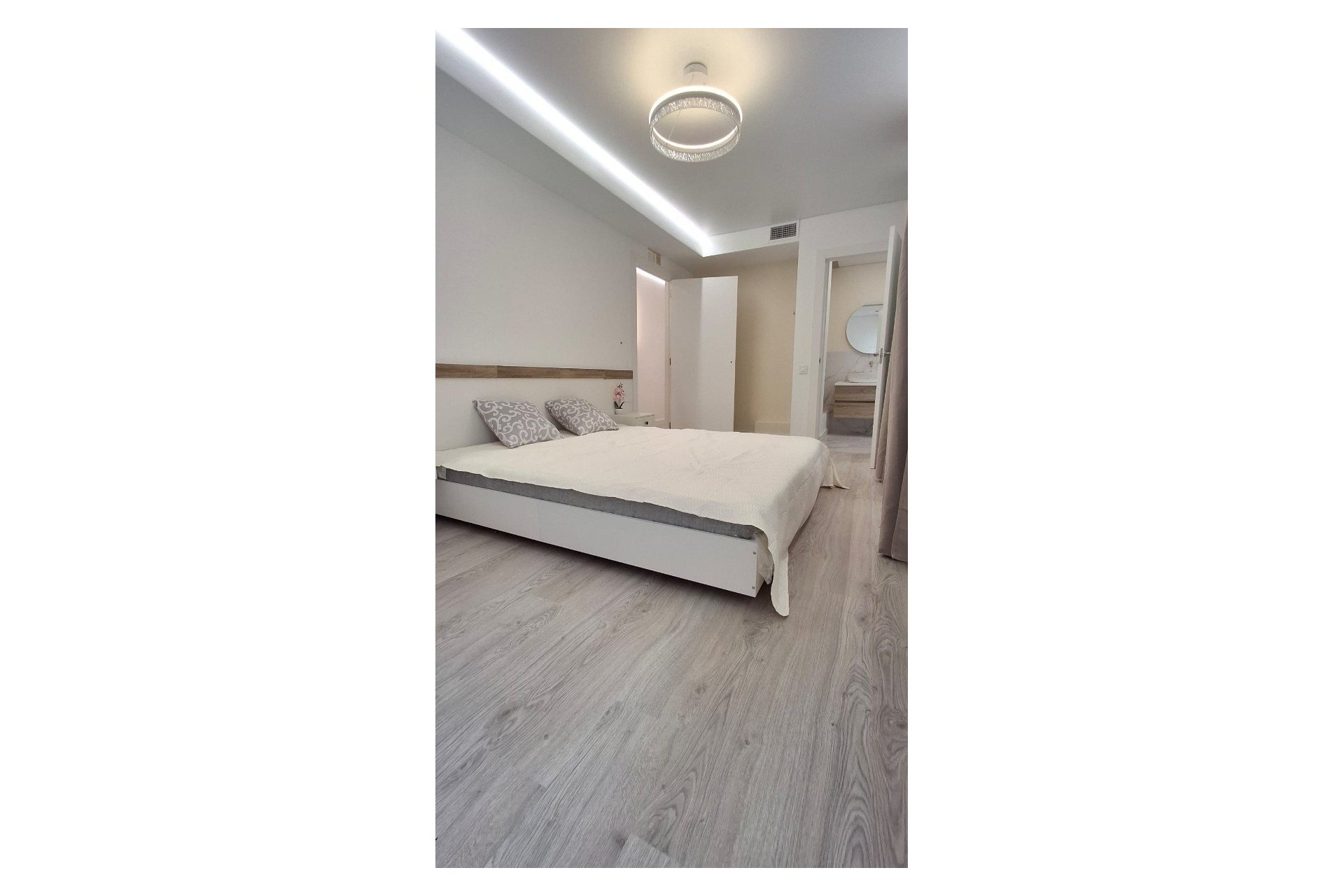 Resale - Apartament / Duplex -
Torrevieja - Playa Acequion