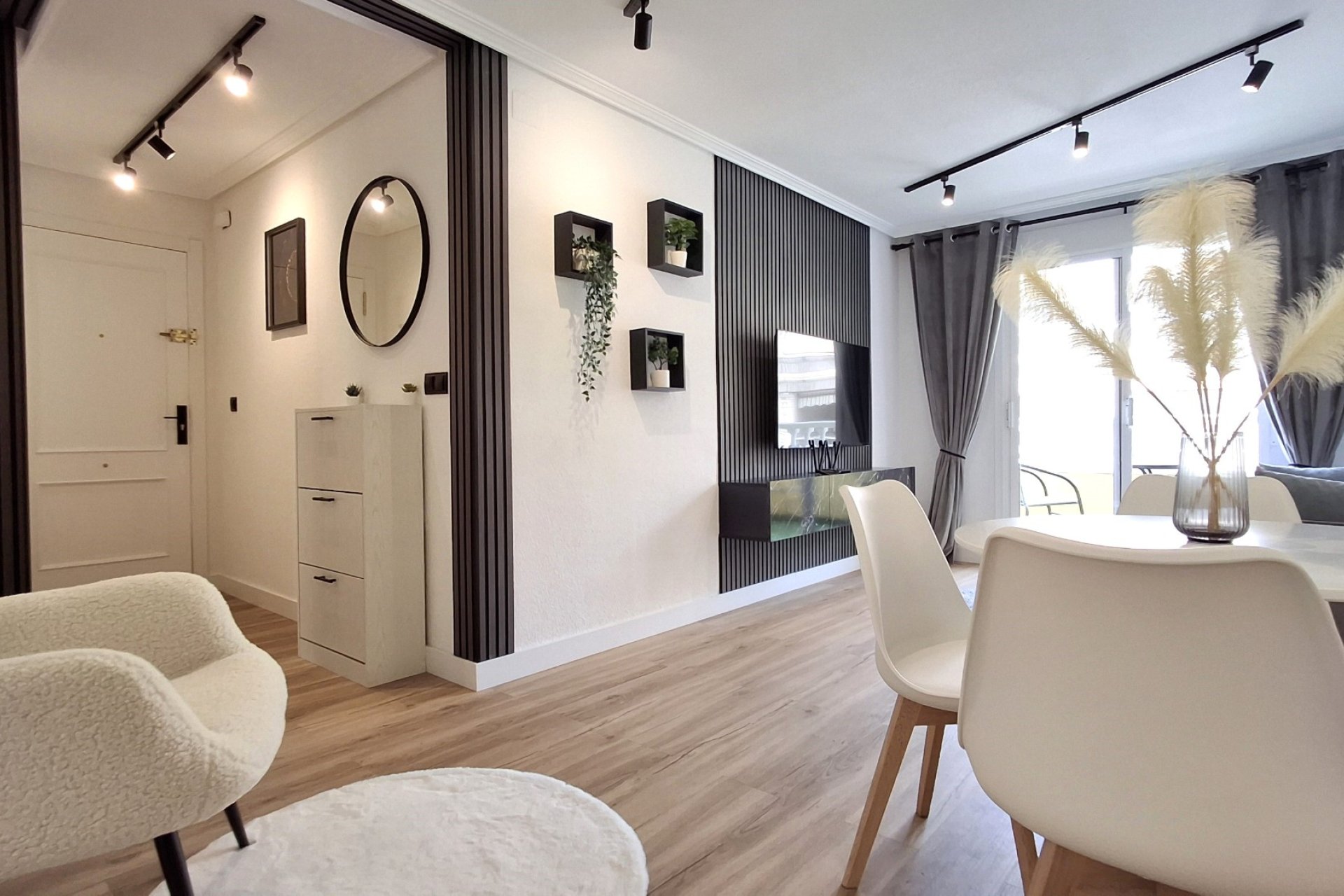 Resale - Apartament / Duplex -
Torrevieja