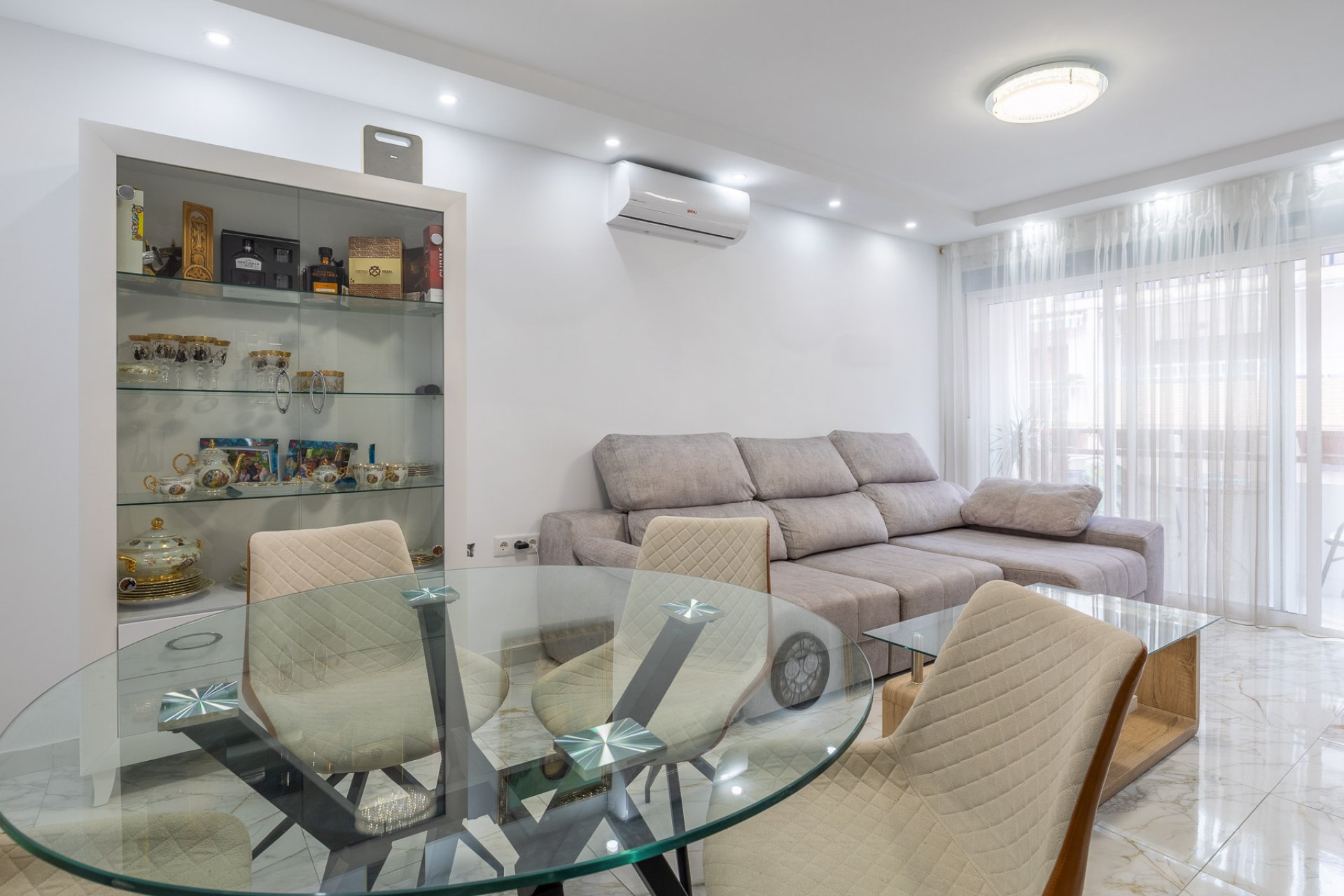 Resale - Apartamento -
Torrevieja - Center