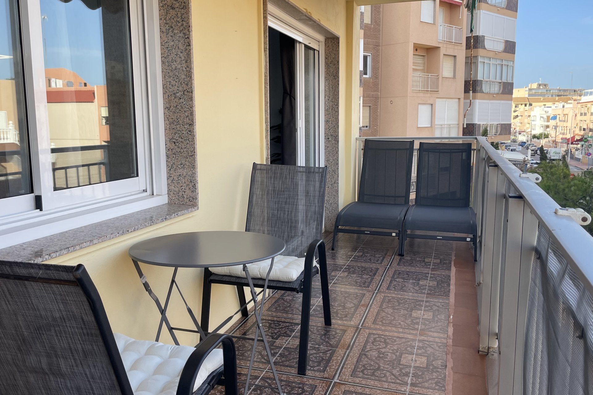 Resale - Apartamento -
Torrevieja - La Mata