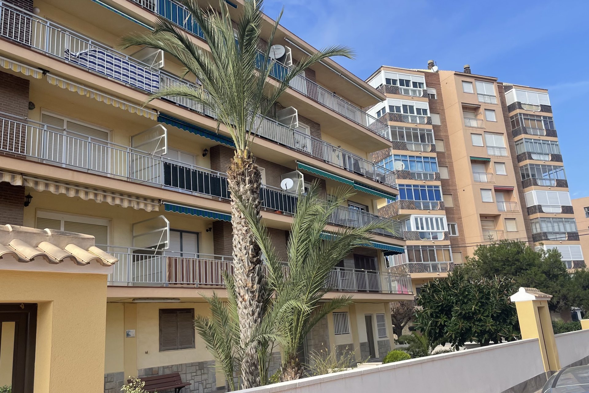 Resale - Apartamento -
Torrevieja - La Mata