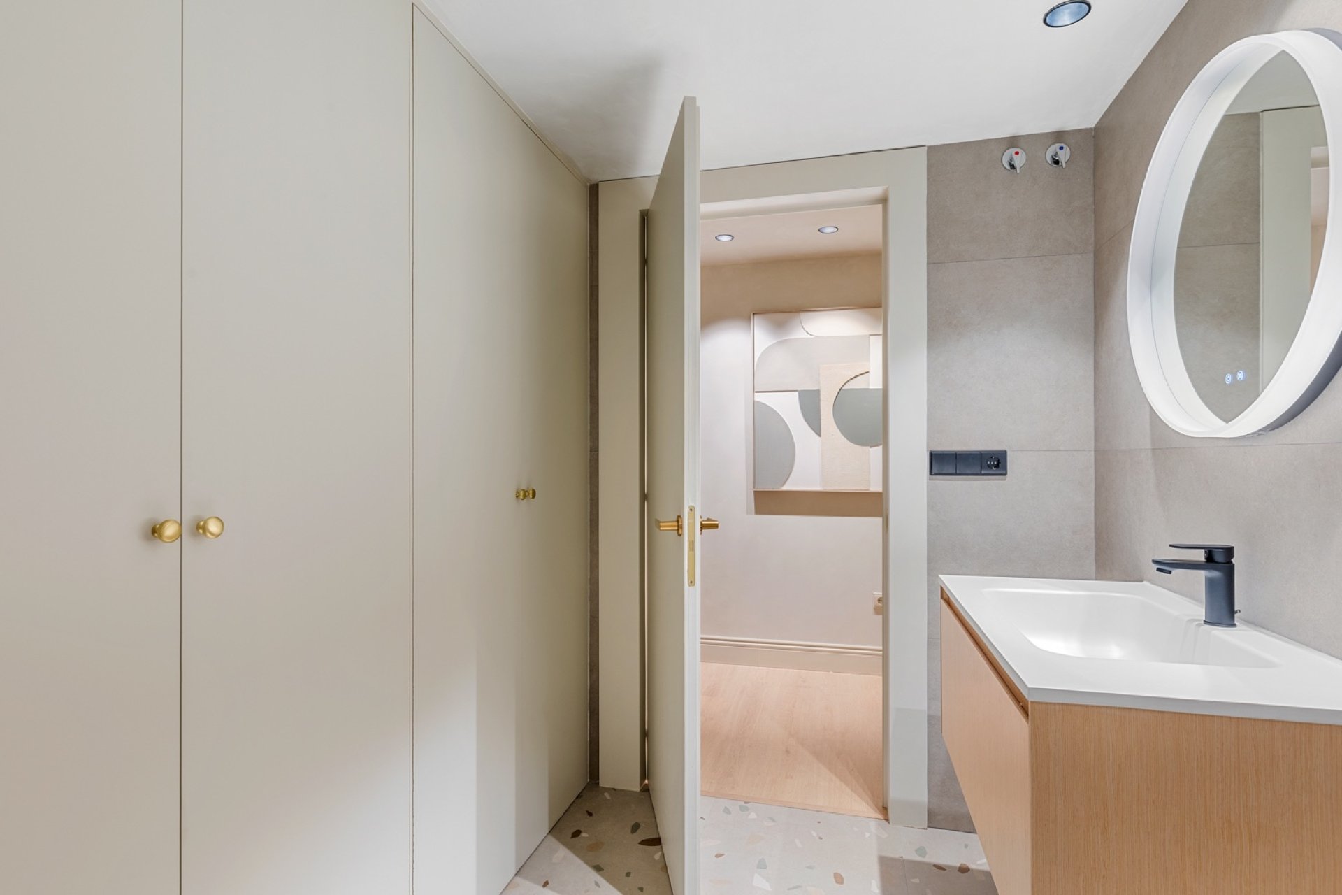 Resale - Apartment -
Alicante