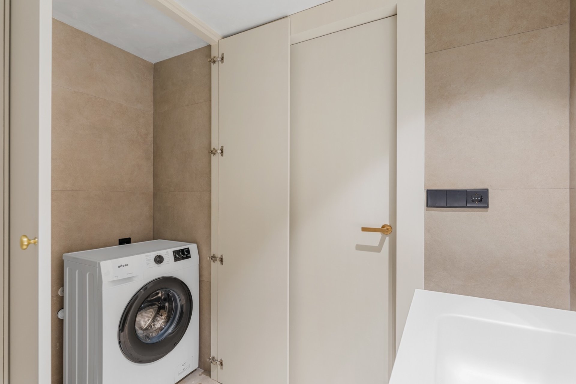 Resale - Apartment -
Alicante