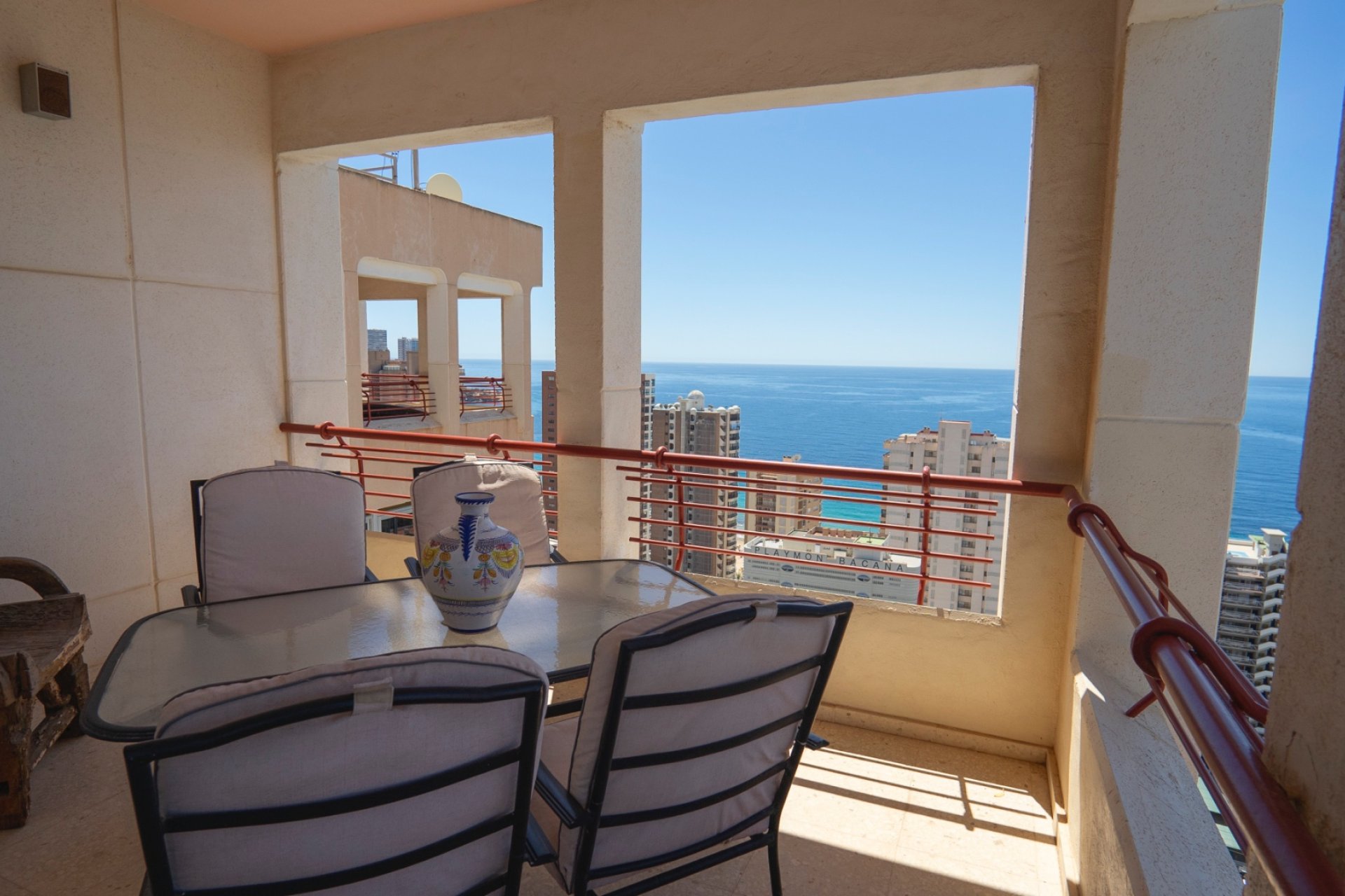 Resale - Apartment -
Benidorm