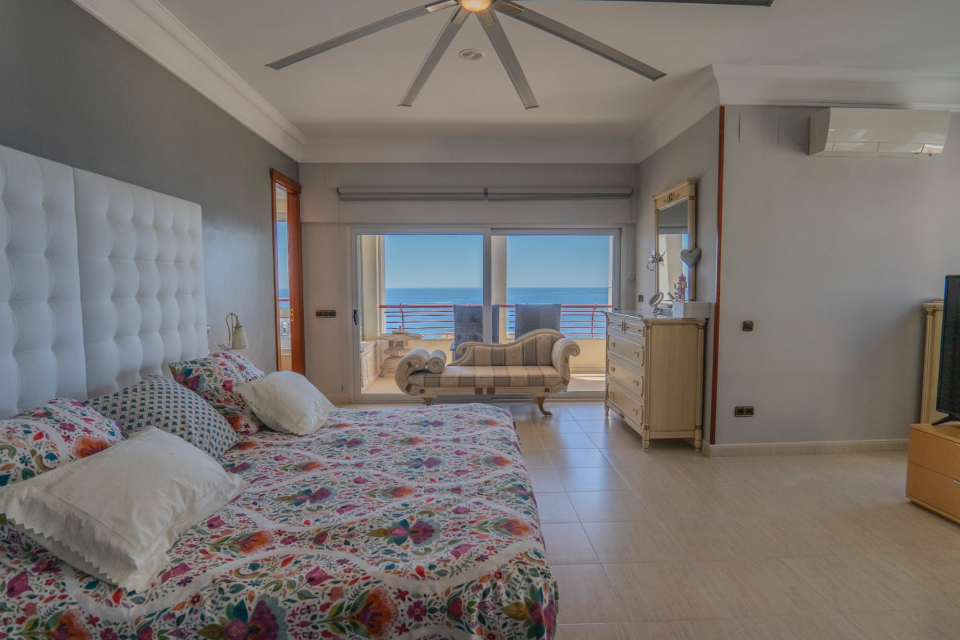 Resale - Apartment -
Benidorm