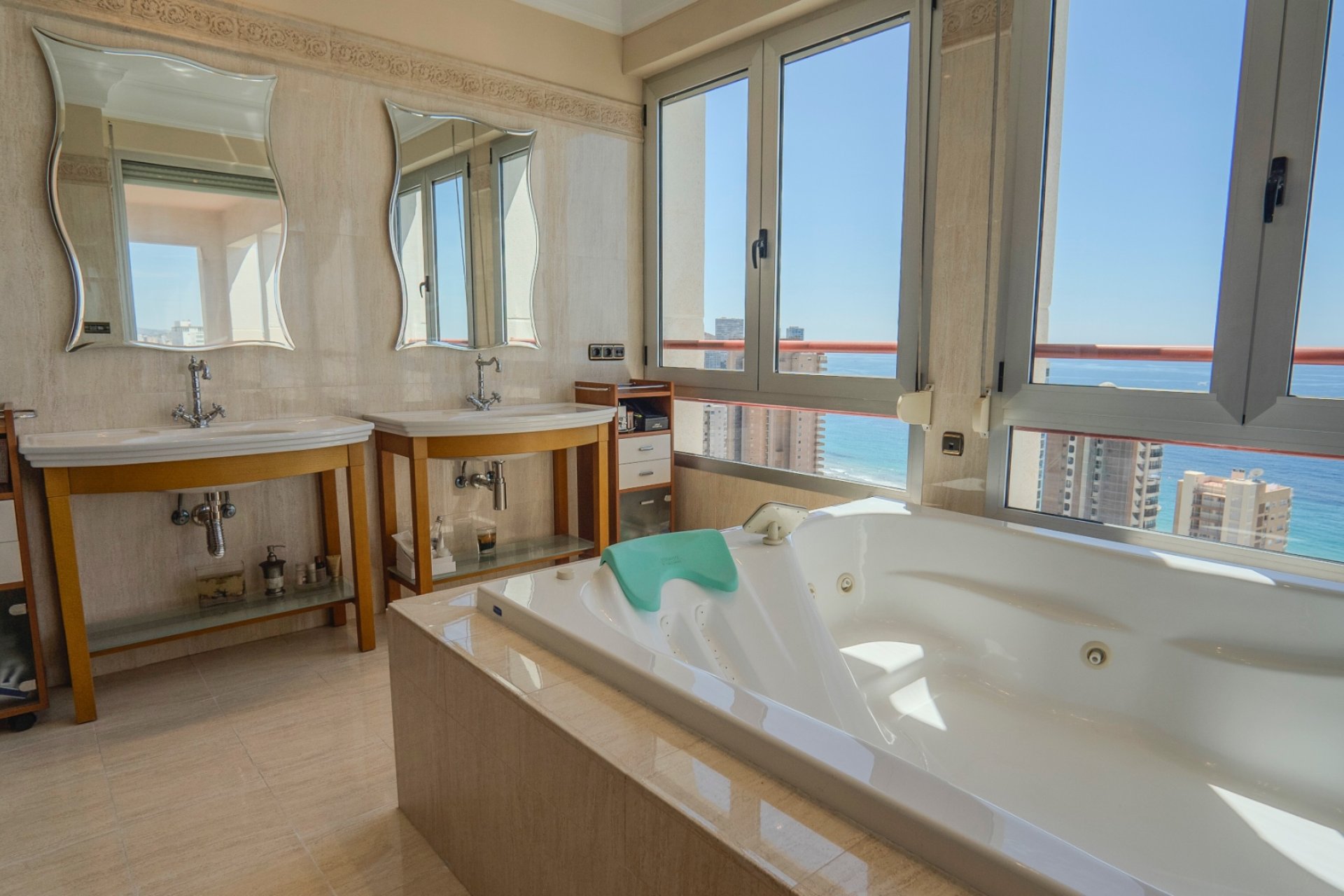 Resale - Apartment -
Benidorm