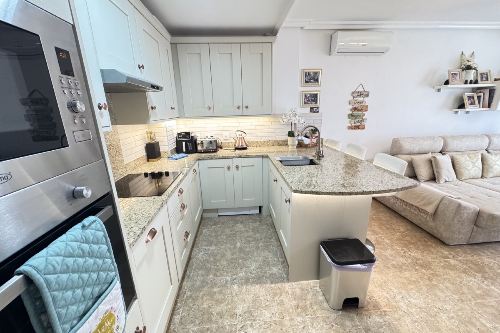 Resale - Apartment -
Cabo Roig