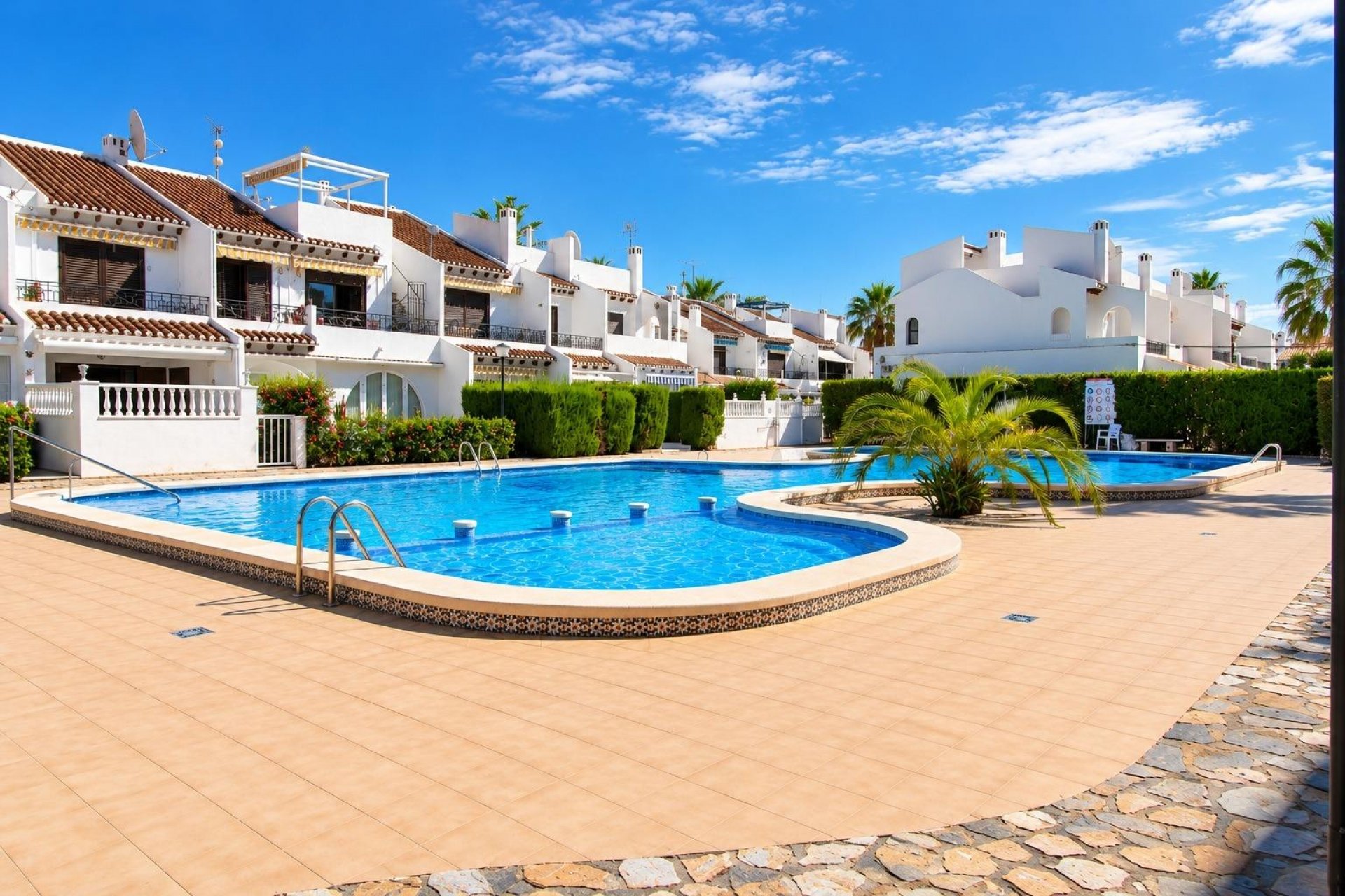 Resale - Apartment -
Cabo Roig