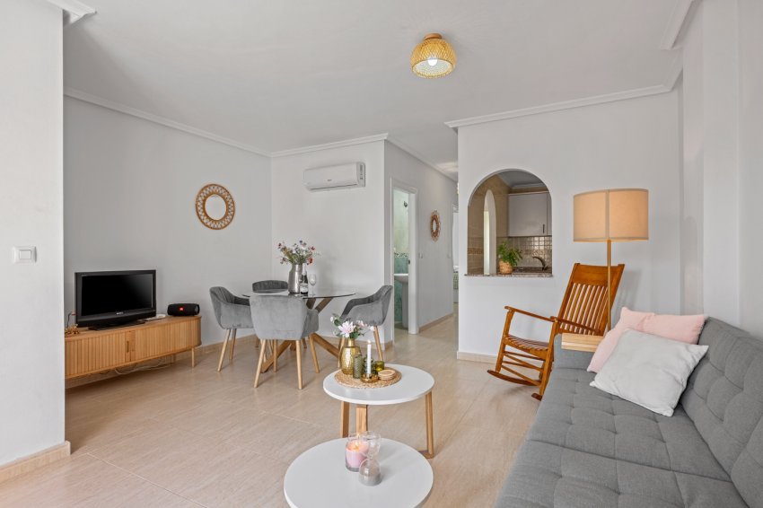 Resale - Apartment -
Daya Nueva