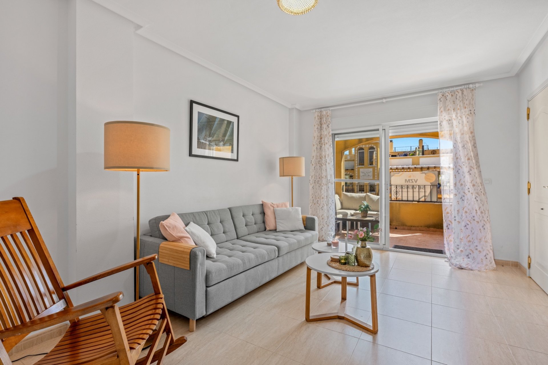 Resale - Apartment -
Daya Nueva