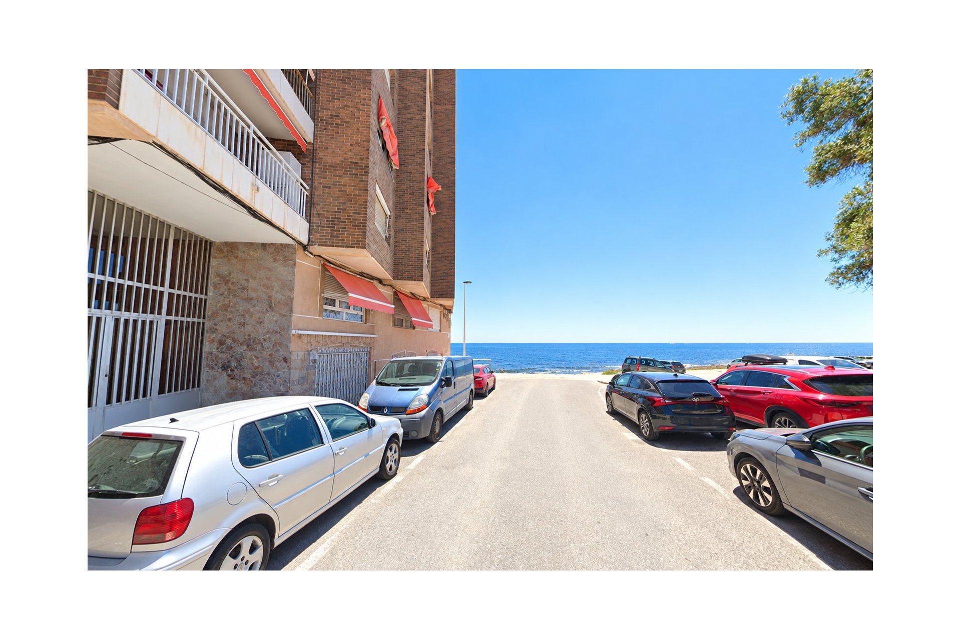Resale - Apartment / Duplex -
Torrevieja