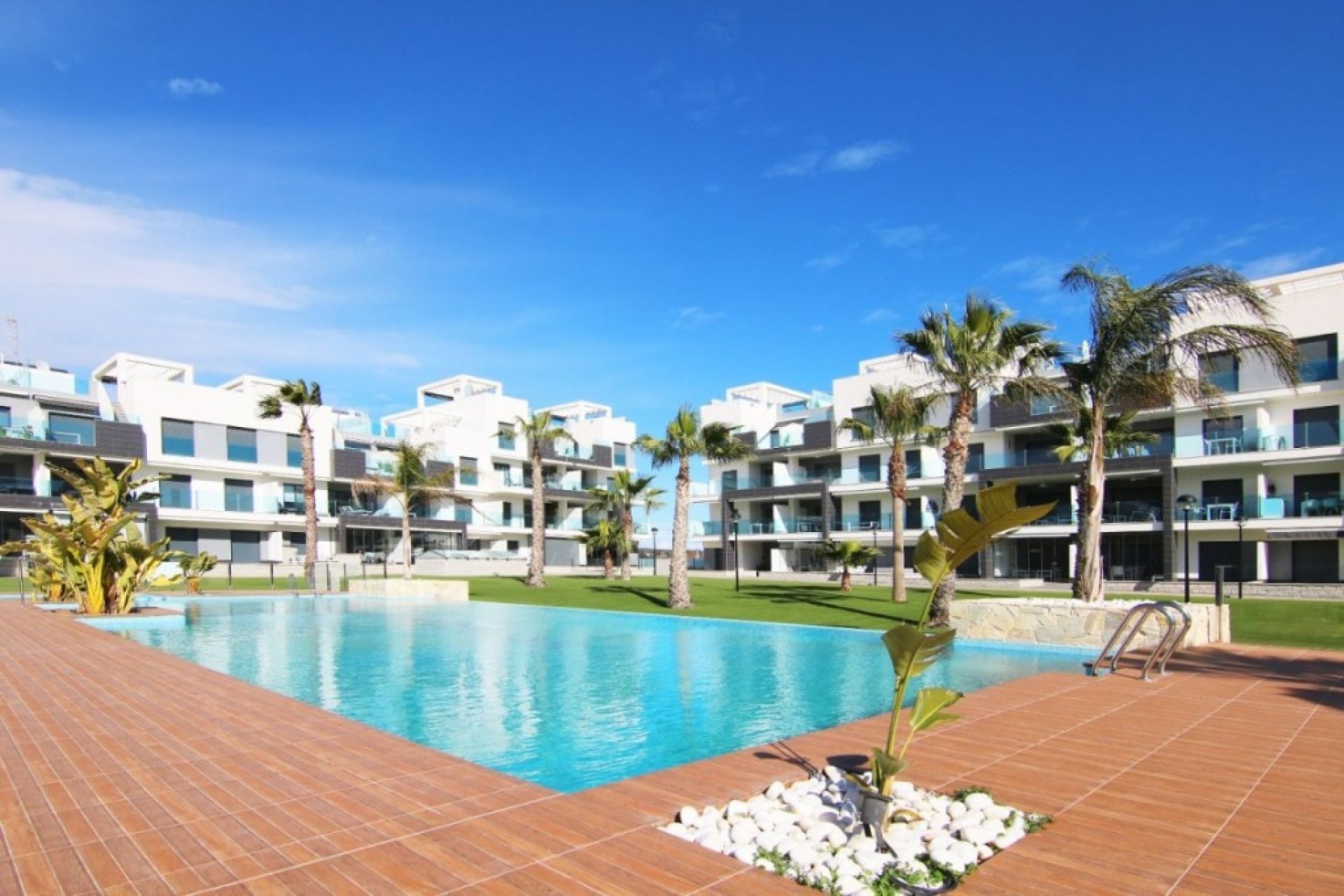 Resale - Apartment -
El Raso