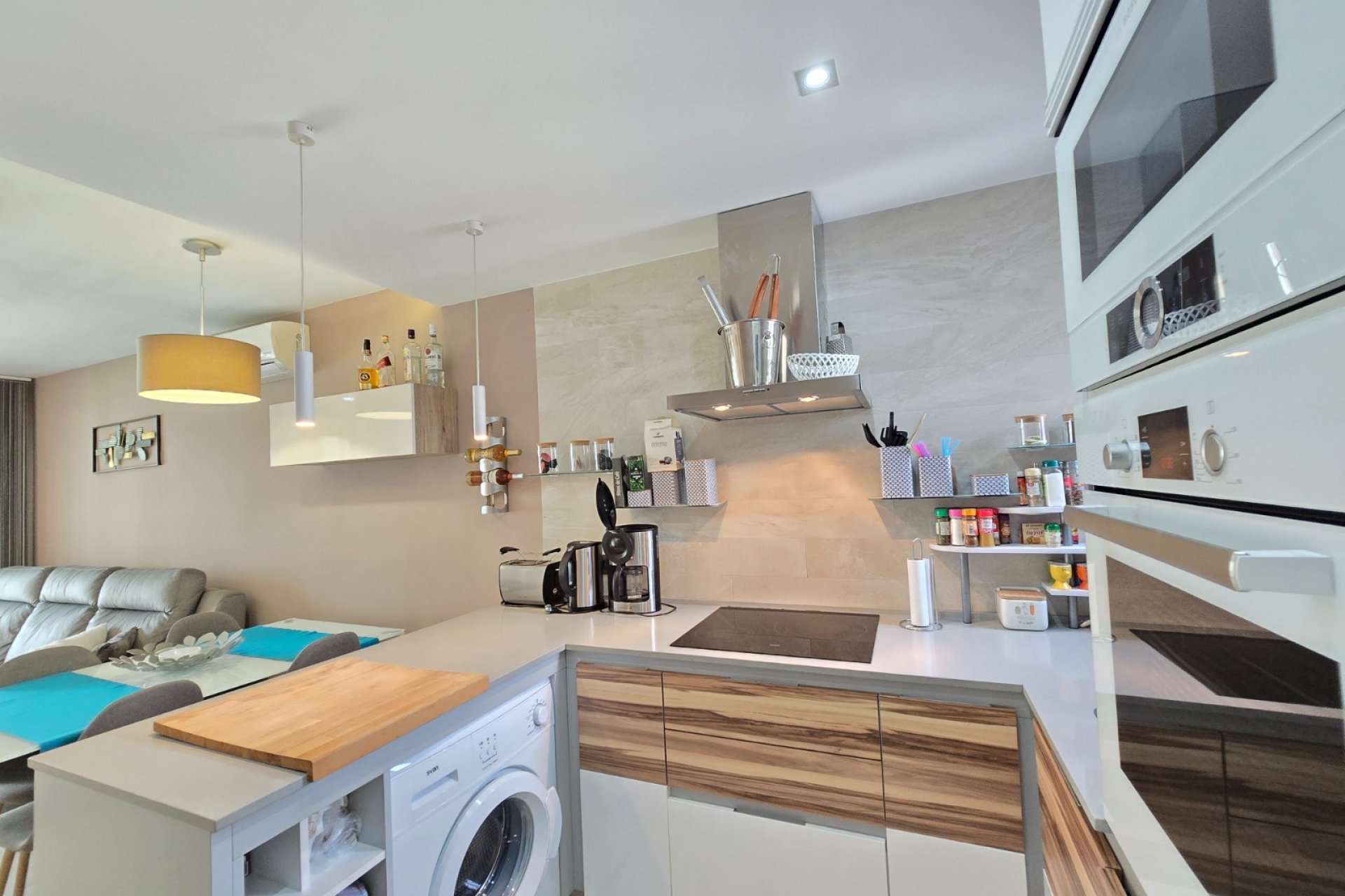 Resale - Apartment / Flat * -
Orihuela Costa * - Punta Prima *