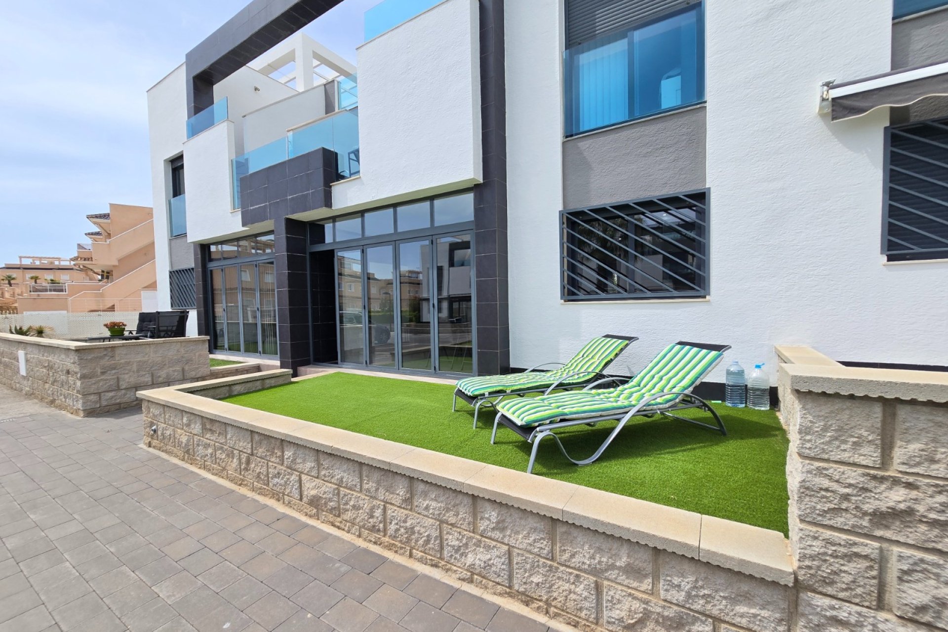 Resale - Apartment / Flat * -
Orihuela Costa * - Punta Prima *