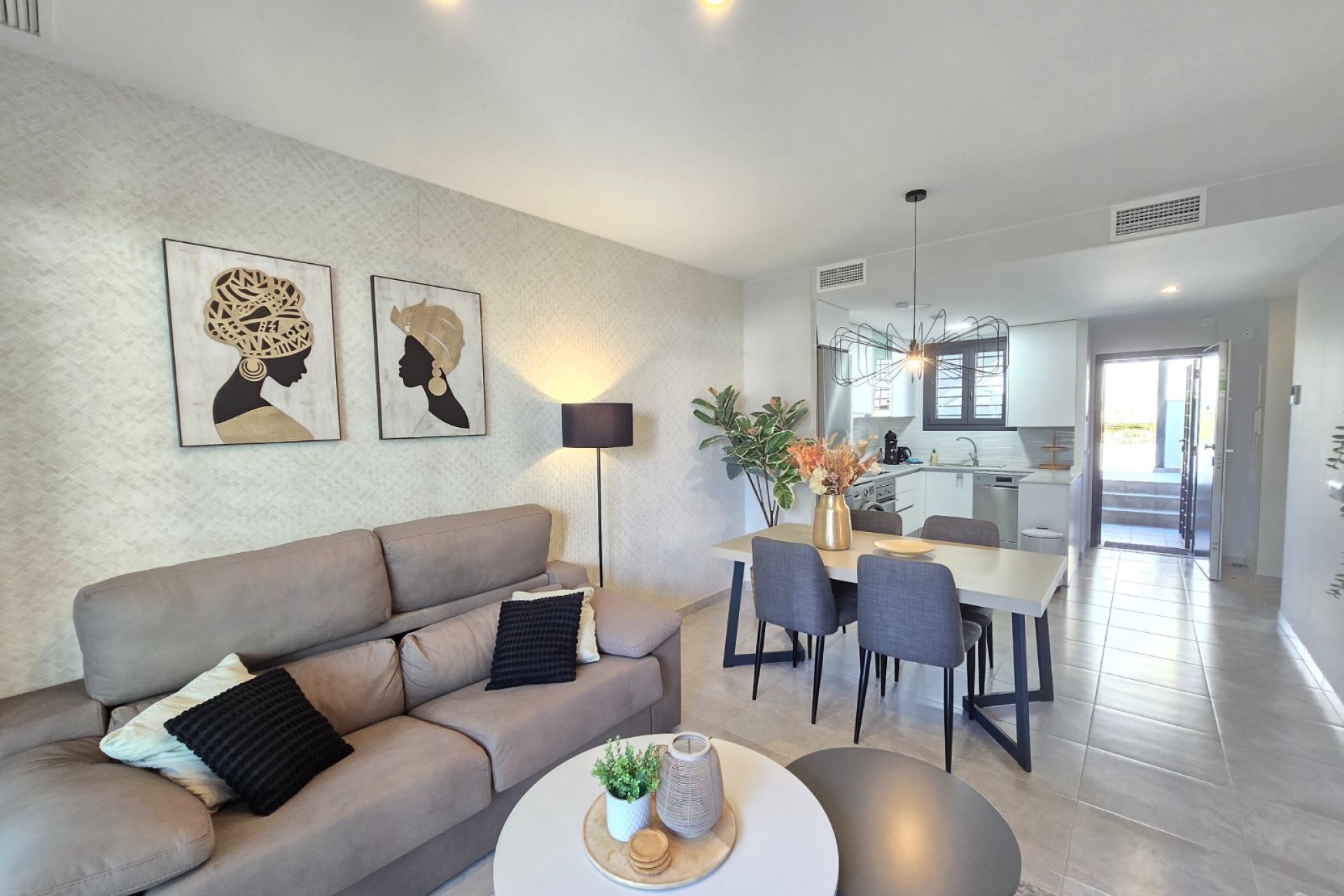 Resale - Apartment / Flat * -
Orihuela Costa * - Villamartín *