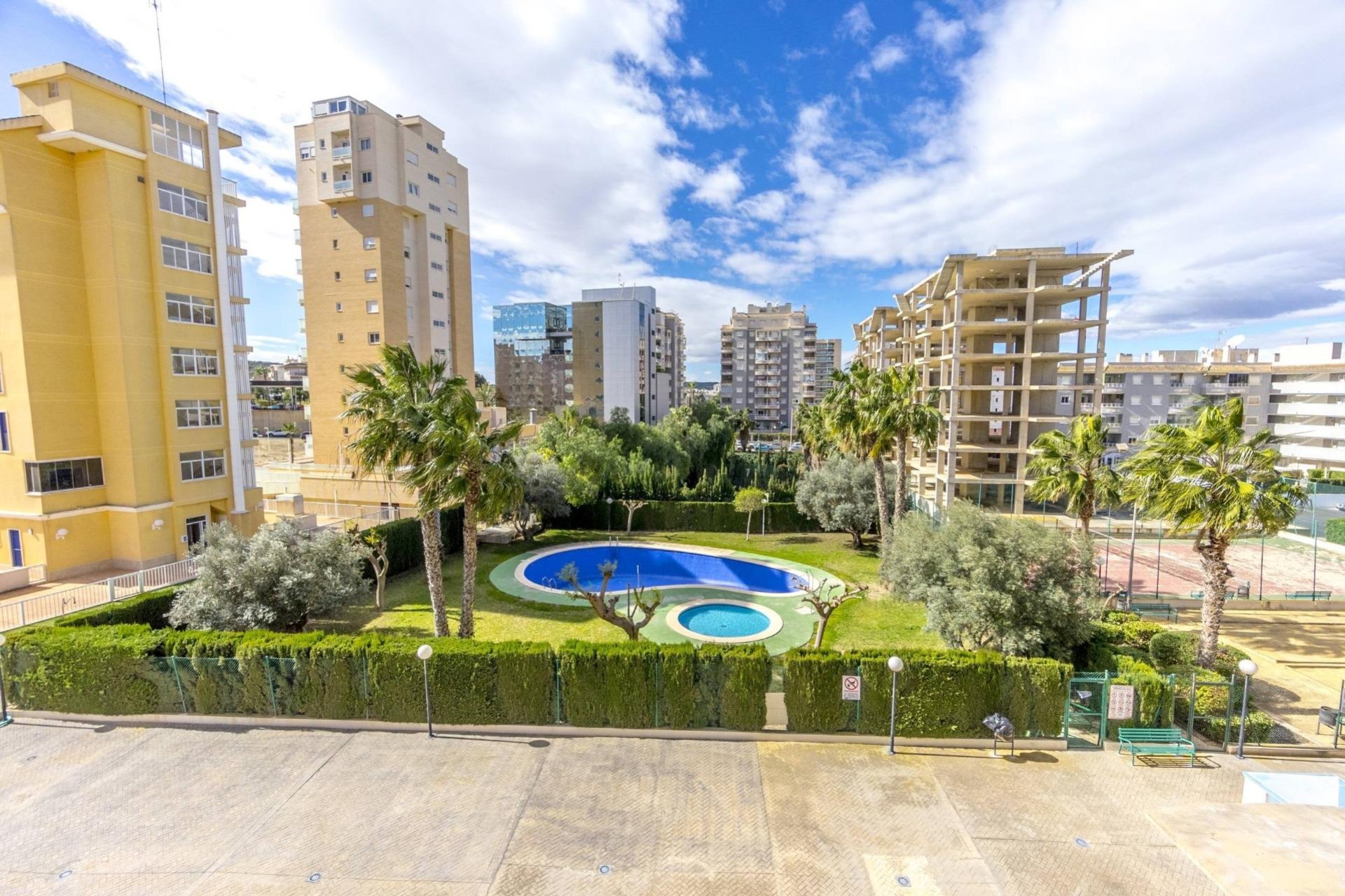 Resale - Apartment -
Guardamar del Segura - CENTRO