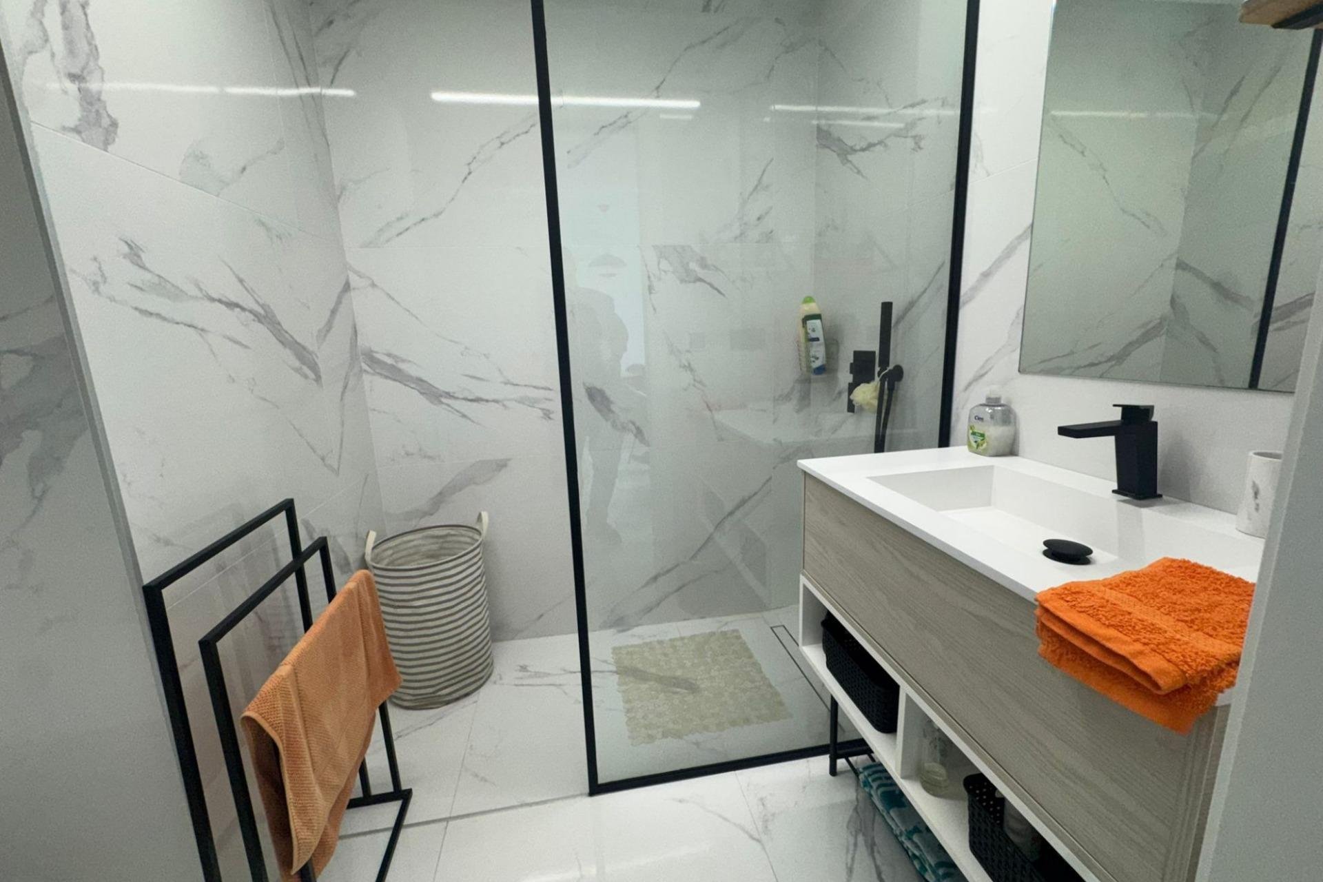 Resale - Apartment -
Guardamar del Segura - El Raso