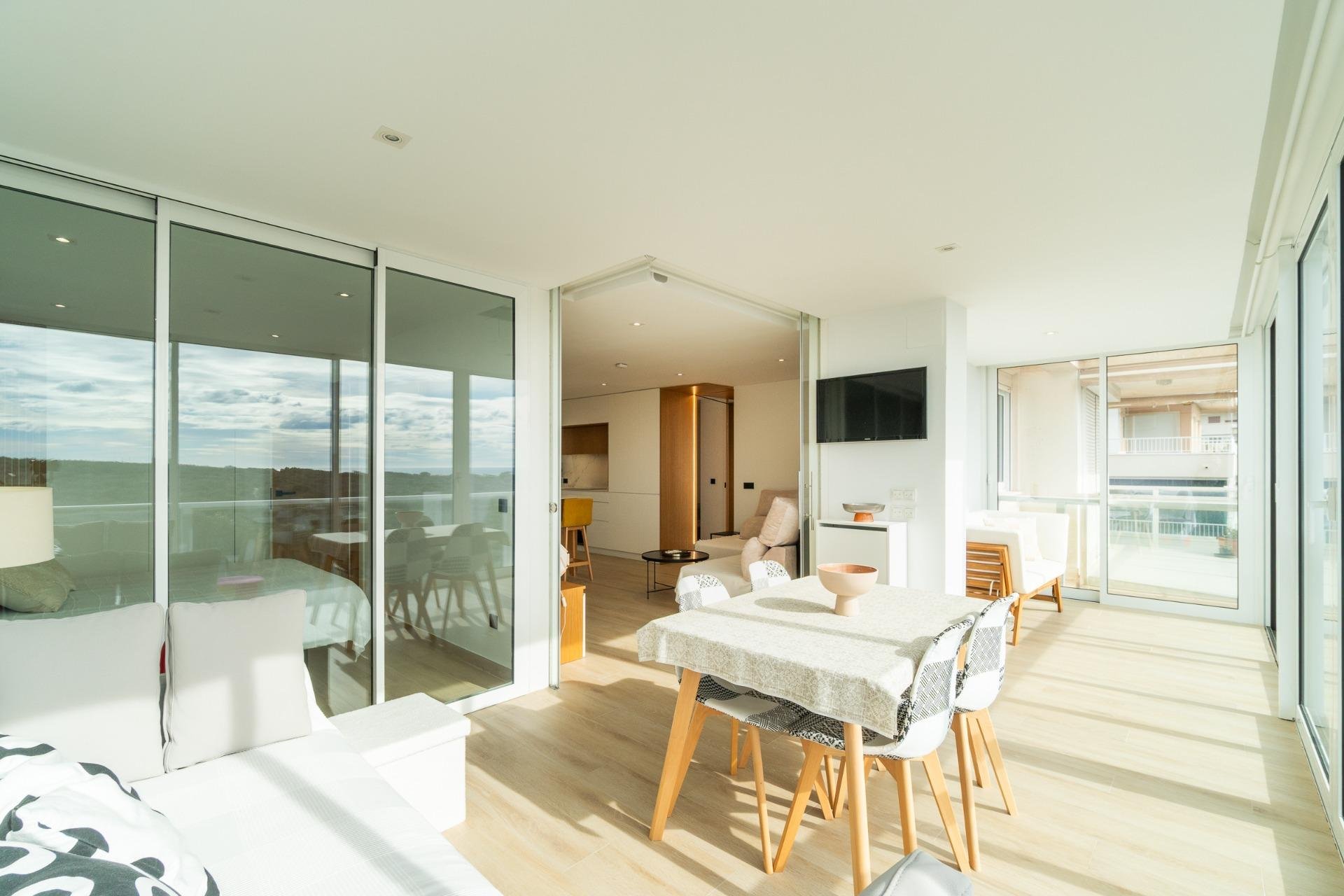 Resale - Apartment -
Guardamar del Segura - Puerto Deportivo