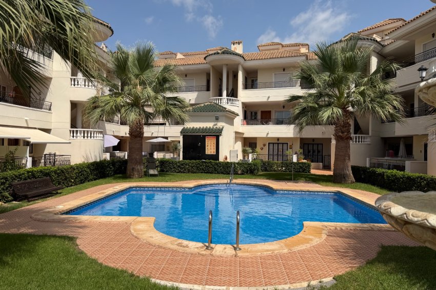 Resale - Apartment -
Jacarilla