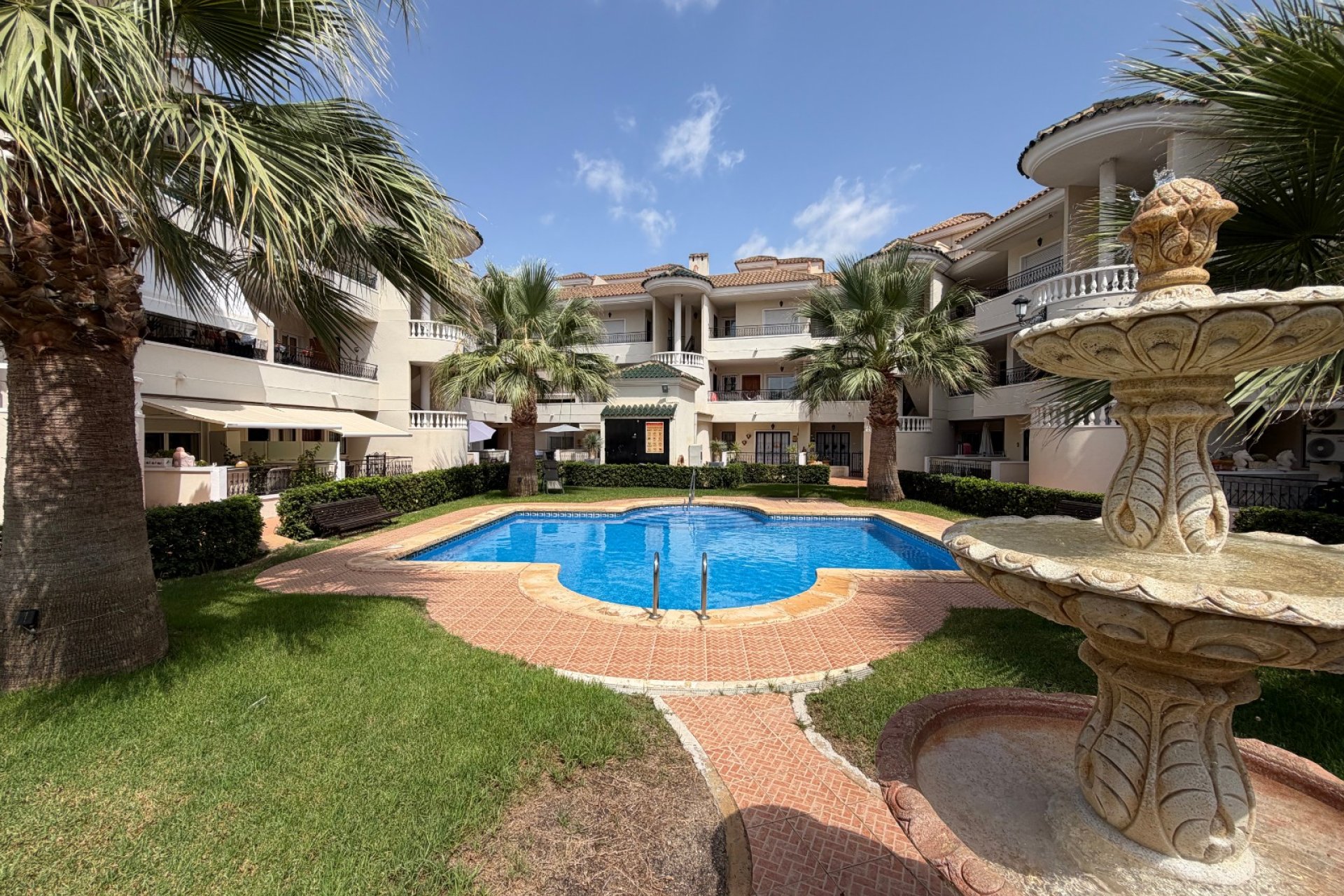 Resale - Apartment -
Jacarilla