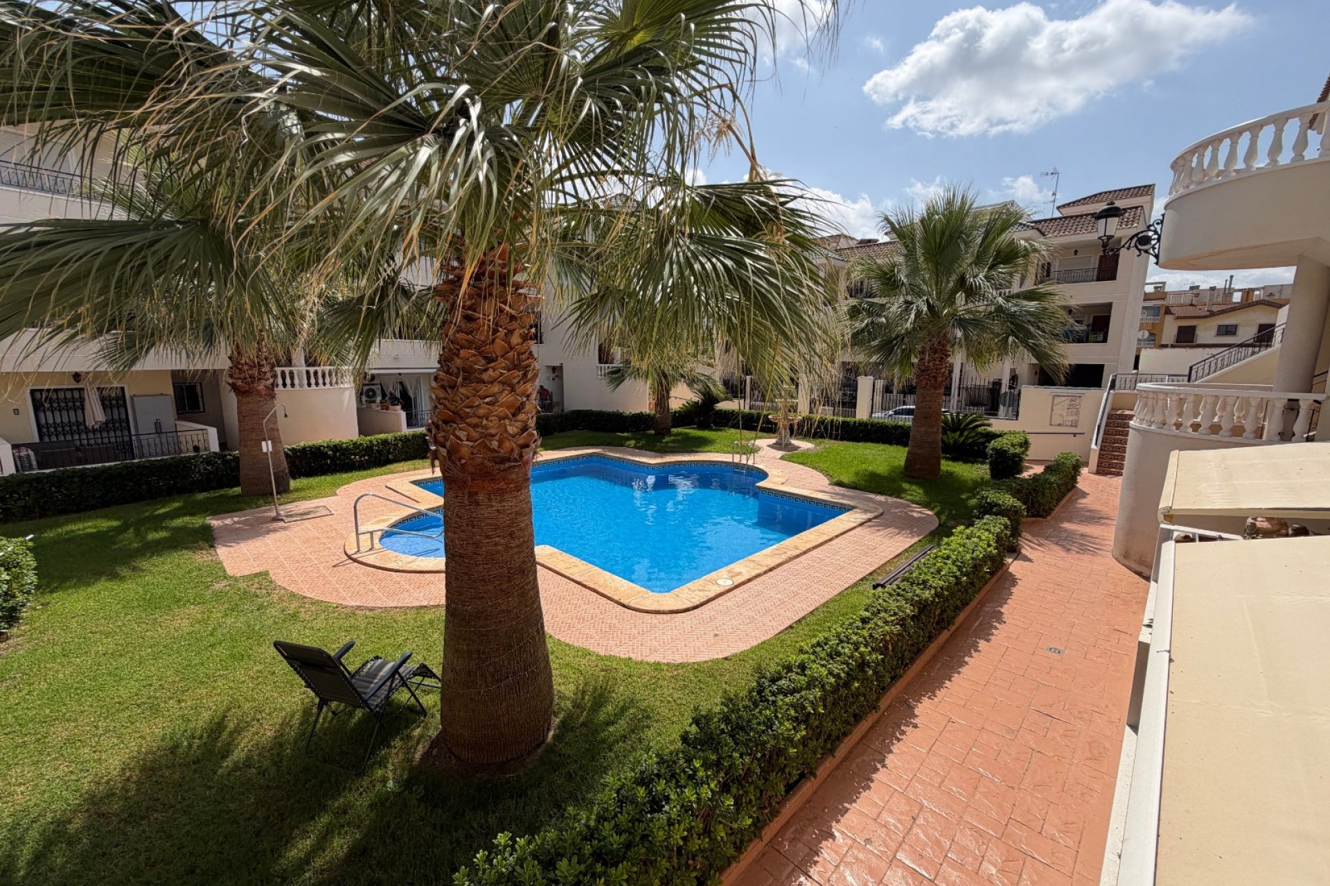 Resale - Apartment -
Jacarilla