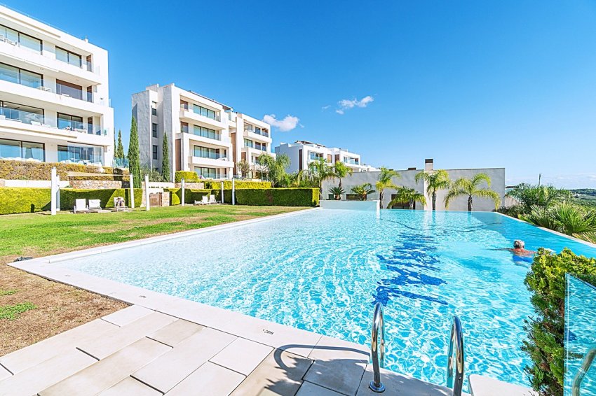 Resale - Apartment -
Las Colinas Golf - Las Colinas