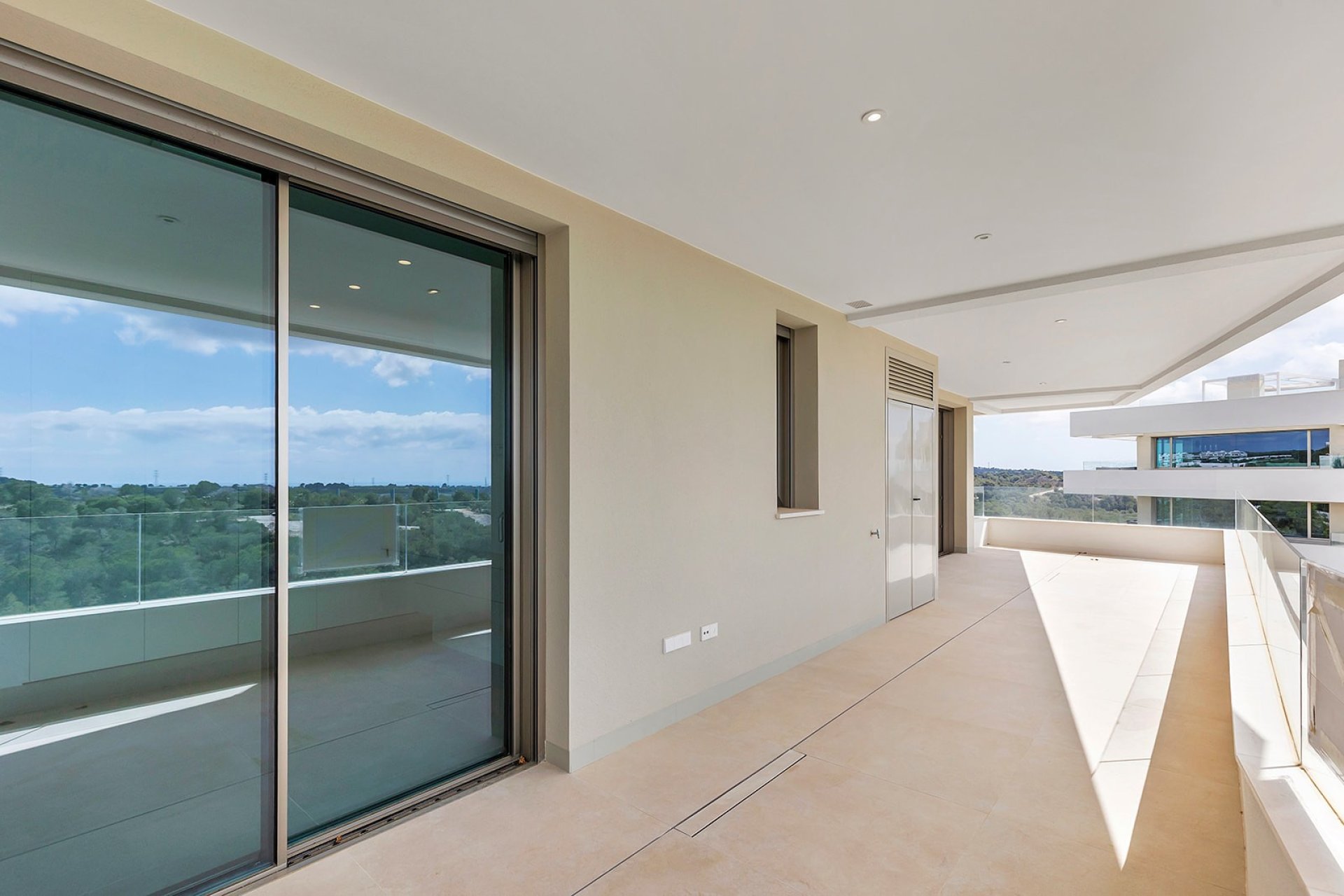 Resale - Apartment -
Las Colinas Golf Resort - Las Colinas golf