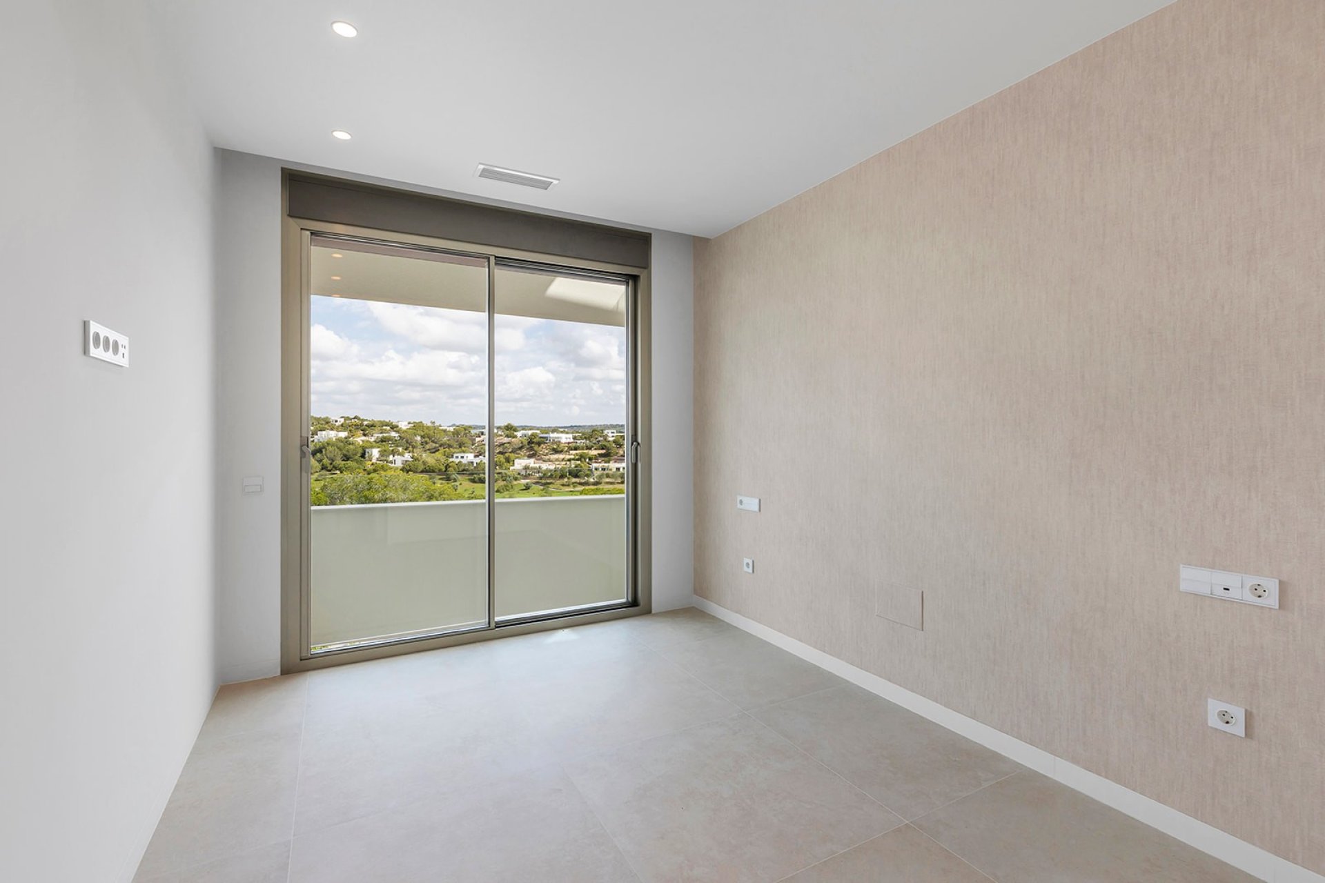 Resale - Apartment -
Las Colinas Golf Resort - Las Colinas golf
