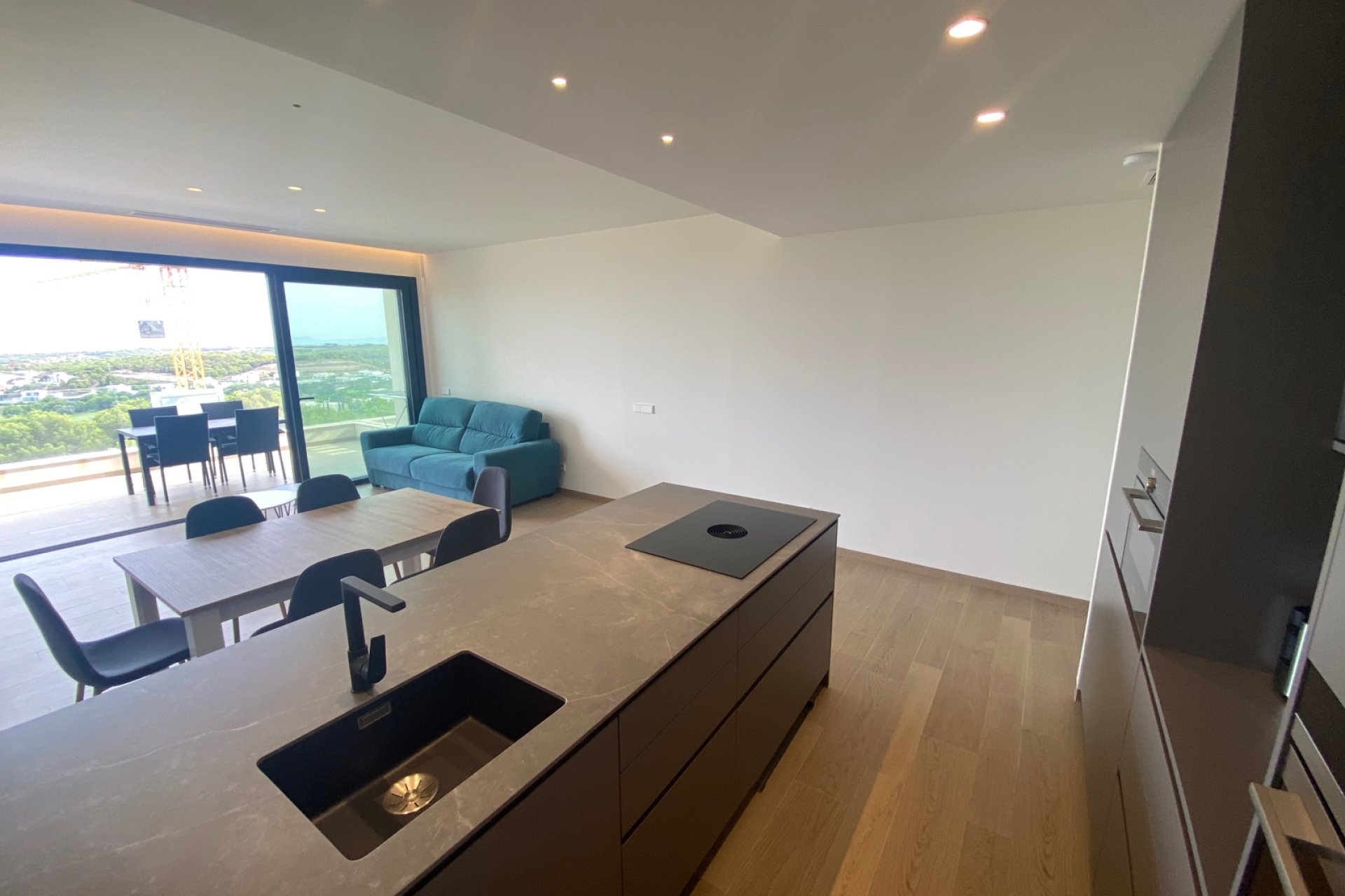 Resale - Apartment -
Las Colinas Golf