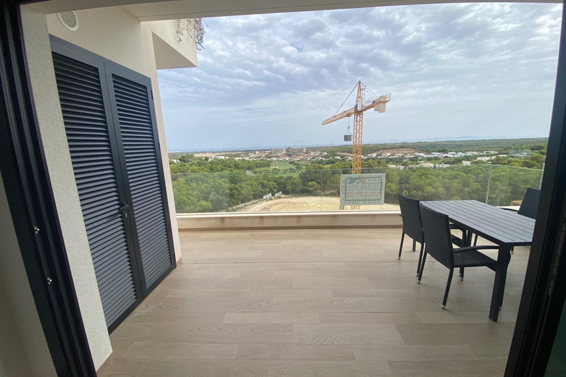 Resale - Apartment -
Las Colinas Golf