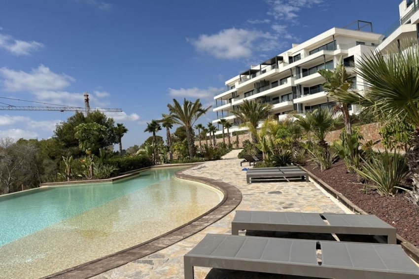 Resale - Apartment -
Las Colinas Golf