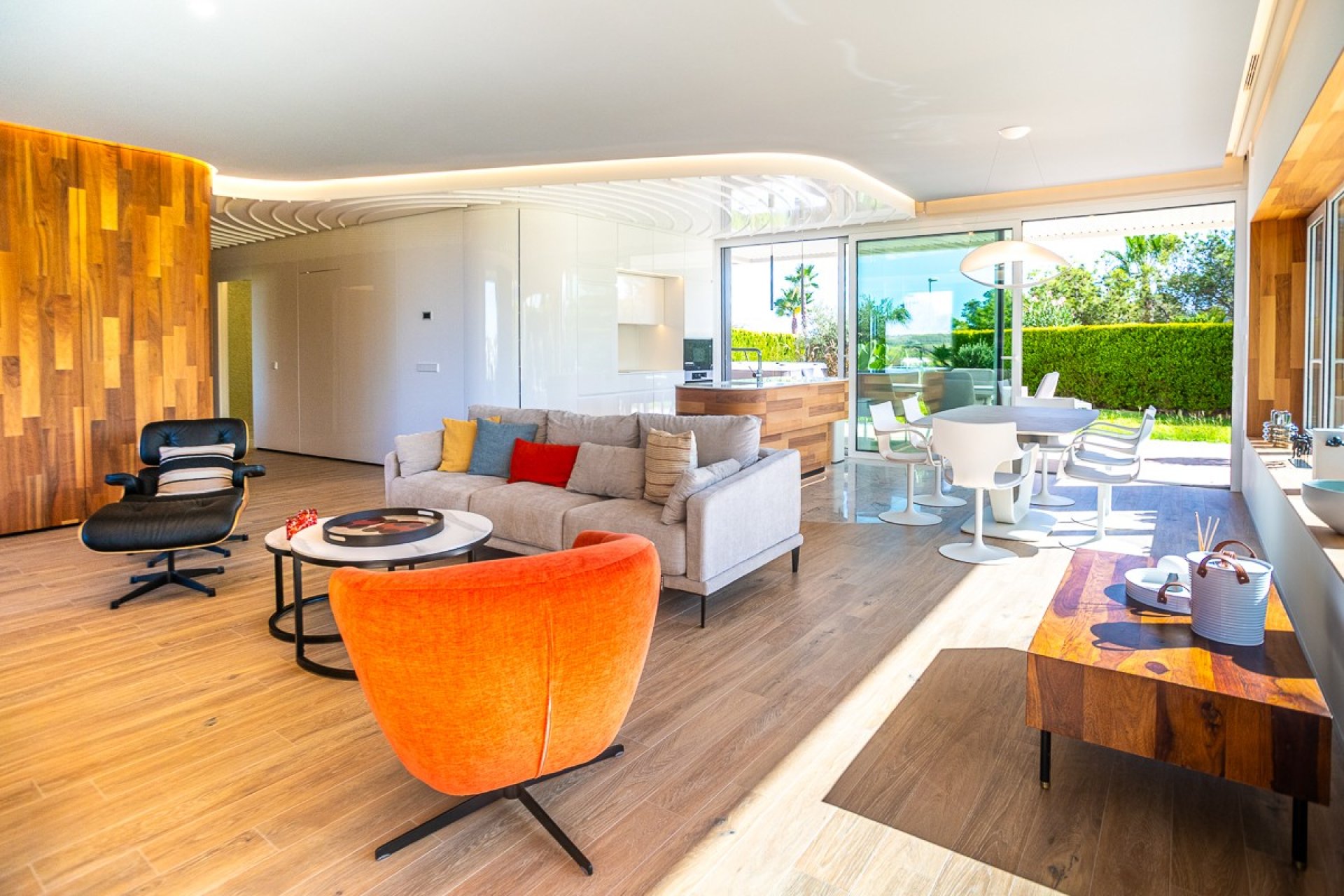 Resale - Apartment -
Las Colinas Golf