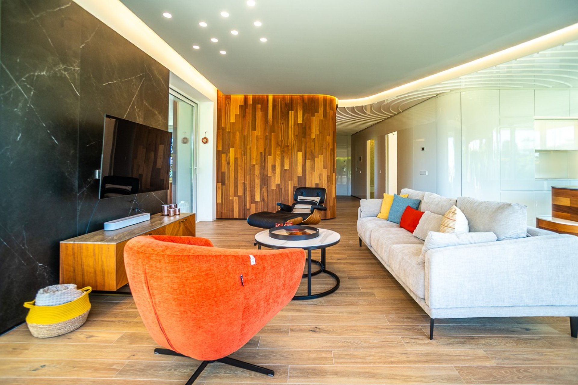 Resale - Apartment -
Las Colinas Golf