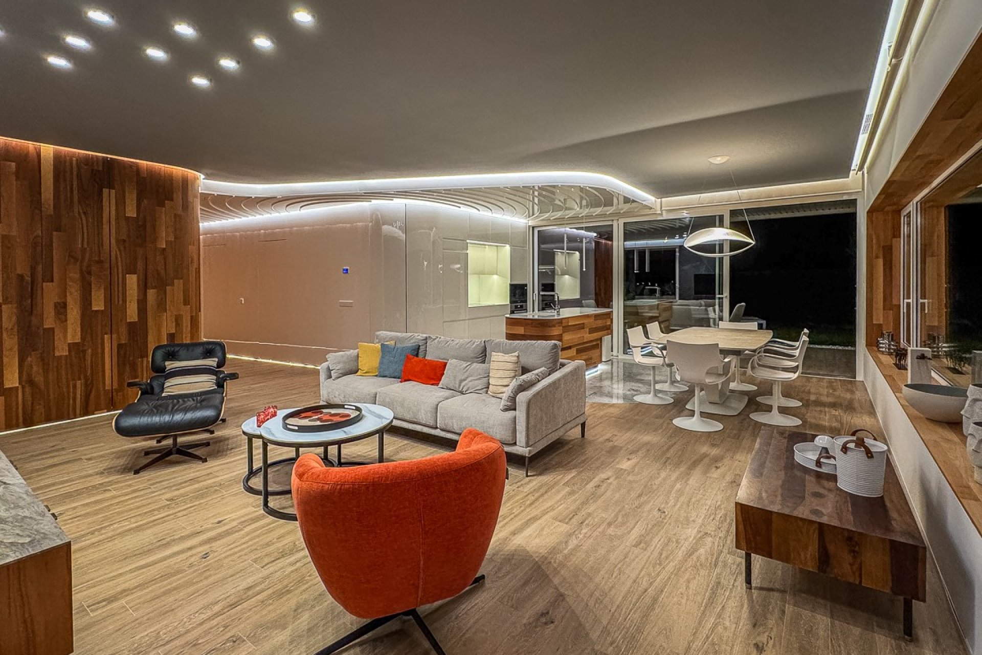 Resale - Apartment -
Las Colinas Golf