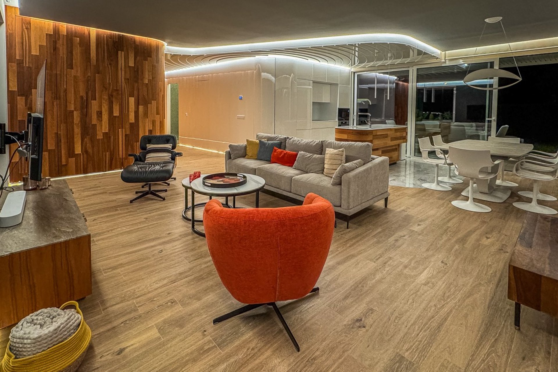 Resale - Apartment -
Las Colinas Golf