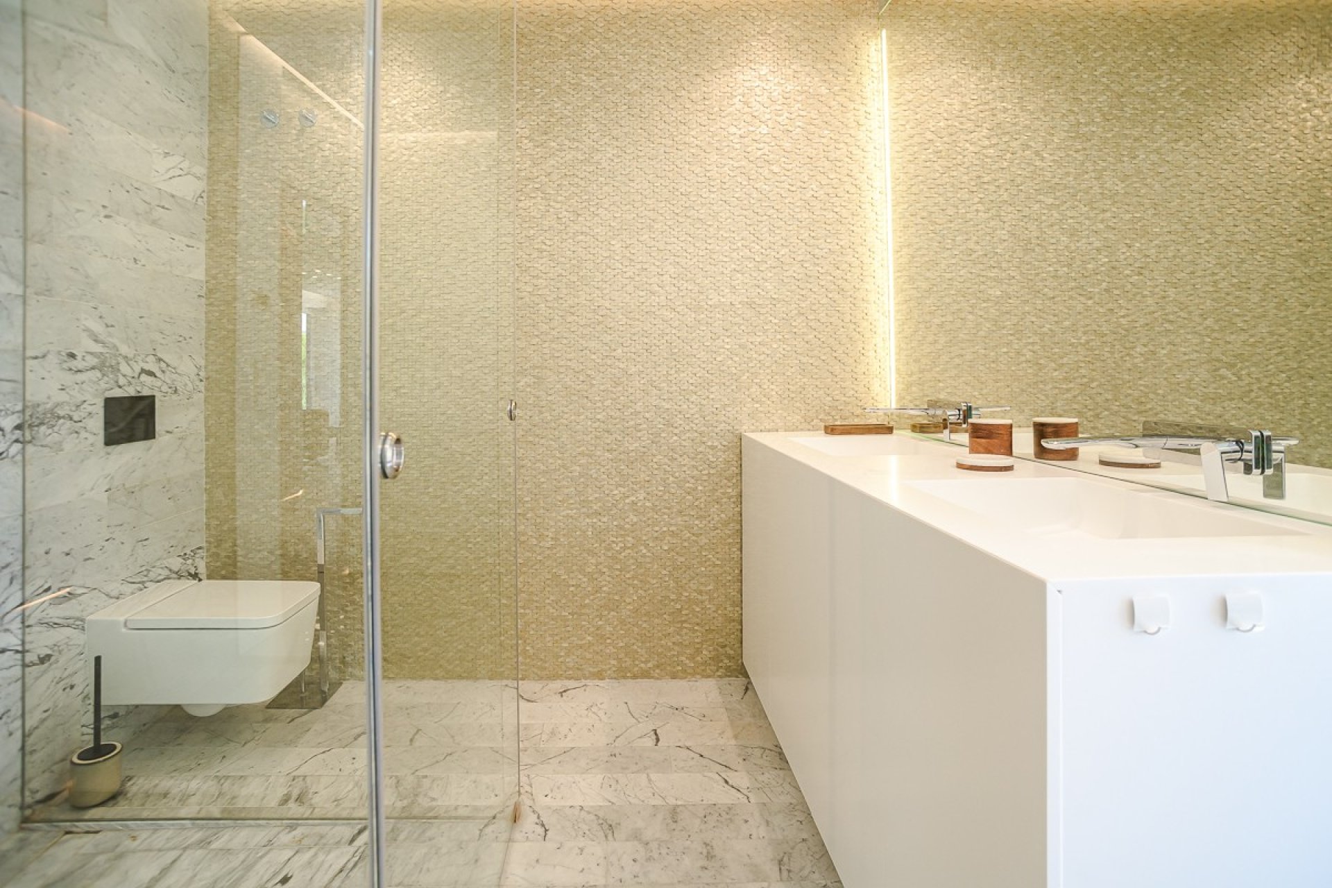 Resale - Apartment -
Las Colinas Golf