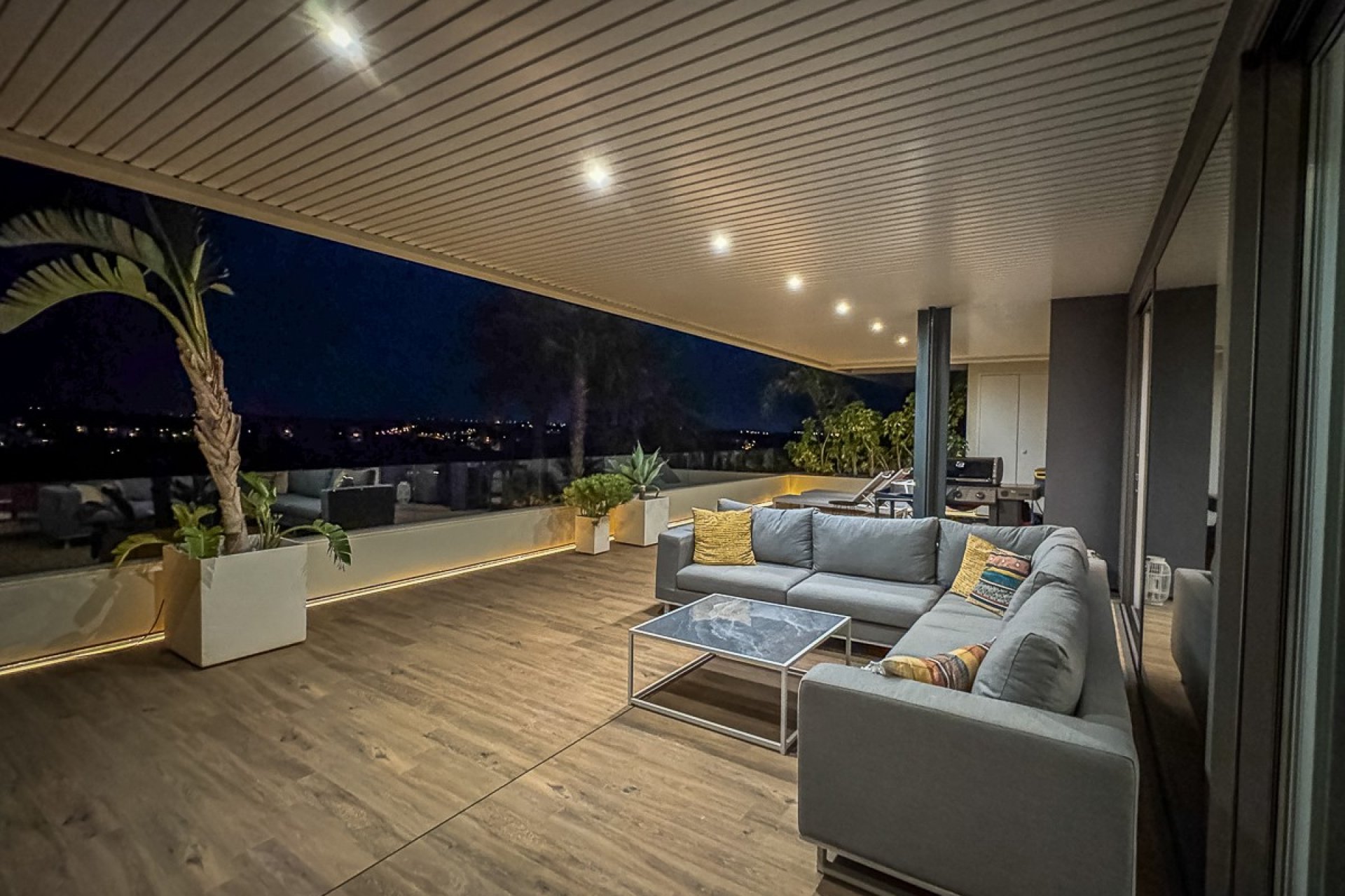 Resale - Apartment -
Las Colinas Golf