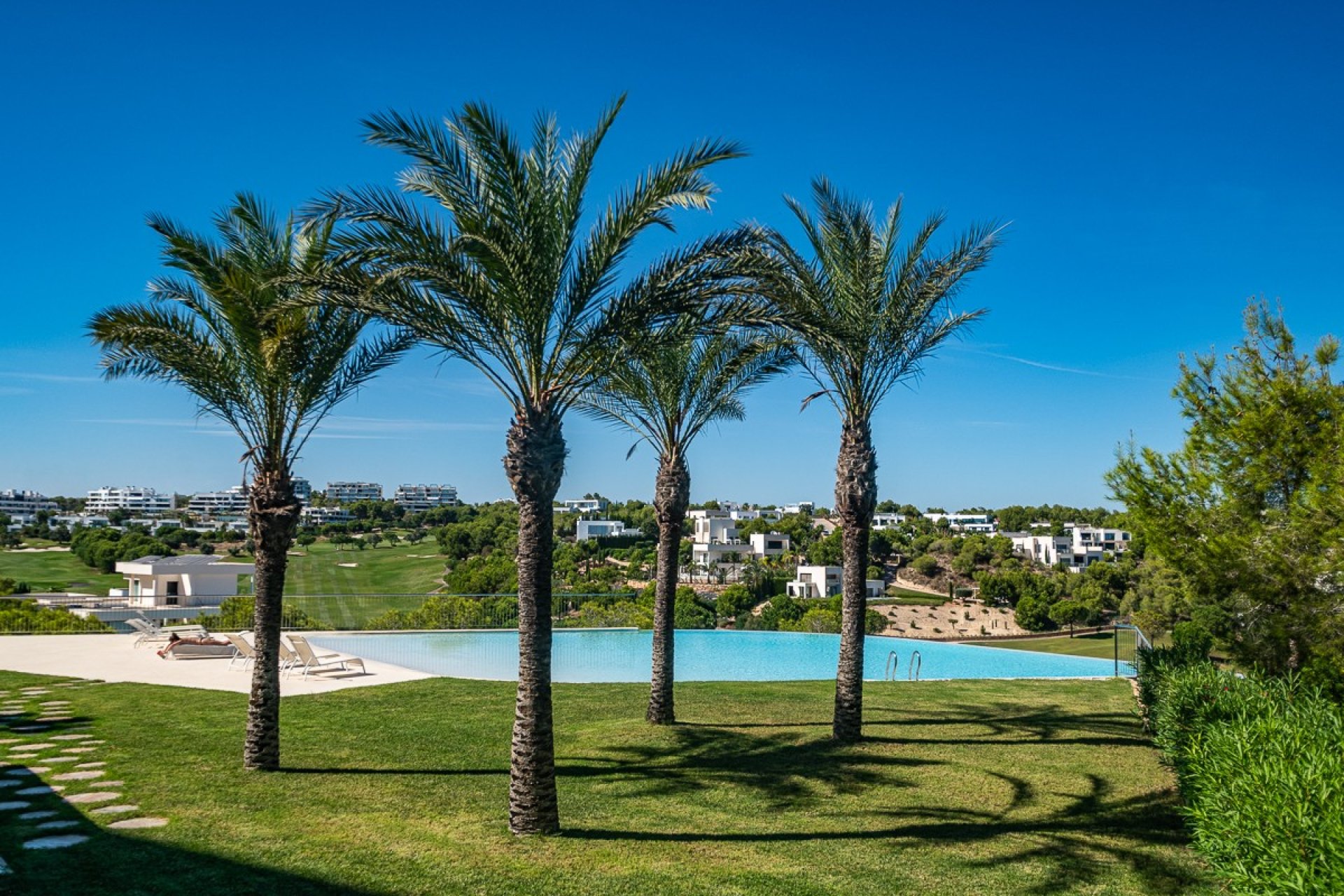 Resale - Apartment -
Las Colinas Golf